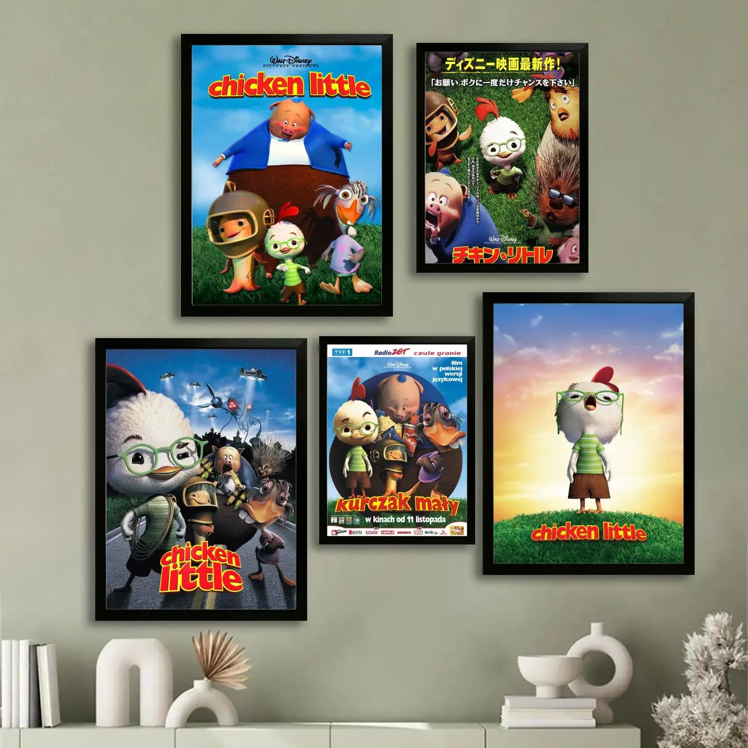 Chicken Little Canvas Art Poster and Wall Art Picture Print, Modern Family Bedroom Decor Posters,Decorative painting 
Chicken Little Canvas Art Poster and Wall Art Picture Print, Modern Family Bedroom Decor Posters,Decorative painting