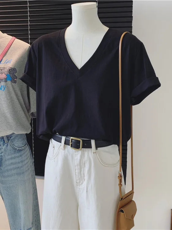 plus Size Women's V-Neck Short Sleeve T-Shirt Loose Fit Breathable Pure Cotton Summer Top Slimming Versatile Korean Style
plus Size Women's V-Neck Short Sleeve T-Shirt Loose Fit Breathable Pure Cotton Summer Top Slimming Versatile Korean Style