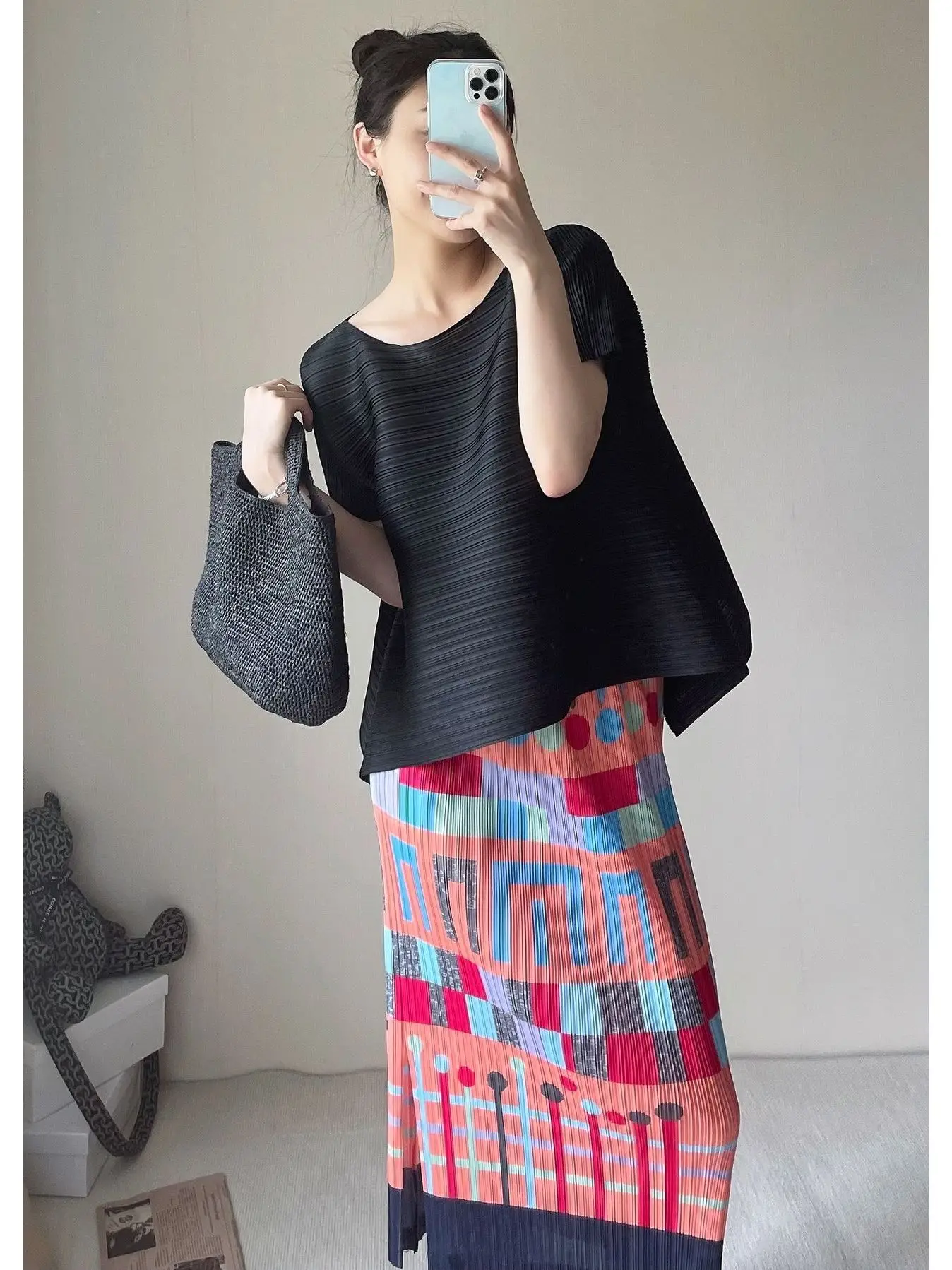 Loose Silhouette Short Sleeve Top with Geometric Print And Pleats Straight Cut Skirt Korean Style Women's Spring Autumn ...
Loose Silhouette Short Sleeve Top with Geometric Print And Pleats Straight Cut Skirt Korean Style Women's Spring Autumn ...