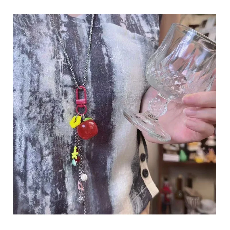 Fresh Apple Saturn Love Multi-element Pendant Necklace Female Personality Design Versatile Clavicle Chain Bag Pendant
Fresh Apple Saturn Love Multi-element Pendant Necklace Female Personality Design Versatile Clavicle Chain Bag Pendant