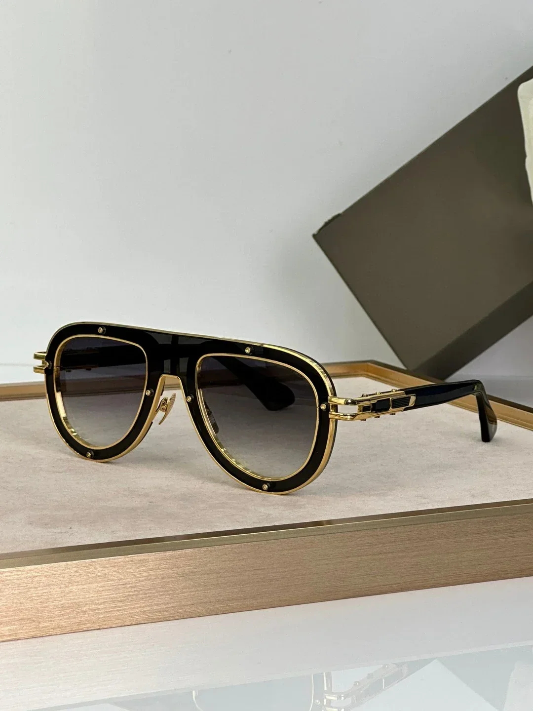 TAKERA DTS699 Top High Quality Sunglasses For Men Titanium Style Fashion Design Sunglasses For Womens With Box
TAKERA DTS699 Top High Quality Sunglasses For Men Titanium Style Fashion Design Sunglasses For Womens With Box