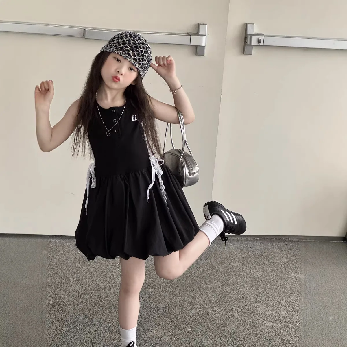 2026 Summer Fashion New Childrens Clothing Girls Patchwork Sleeveless Stylish Dress Childrens Waist-Cinched Balloon Vest Dress
2026 Summer Fashion New Childrens Clothing Girls Patchwork Sleeveless Stylish Dress Childrens Waist-Cinched Balloon Vest Dress