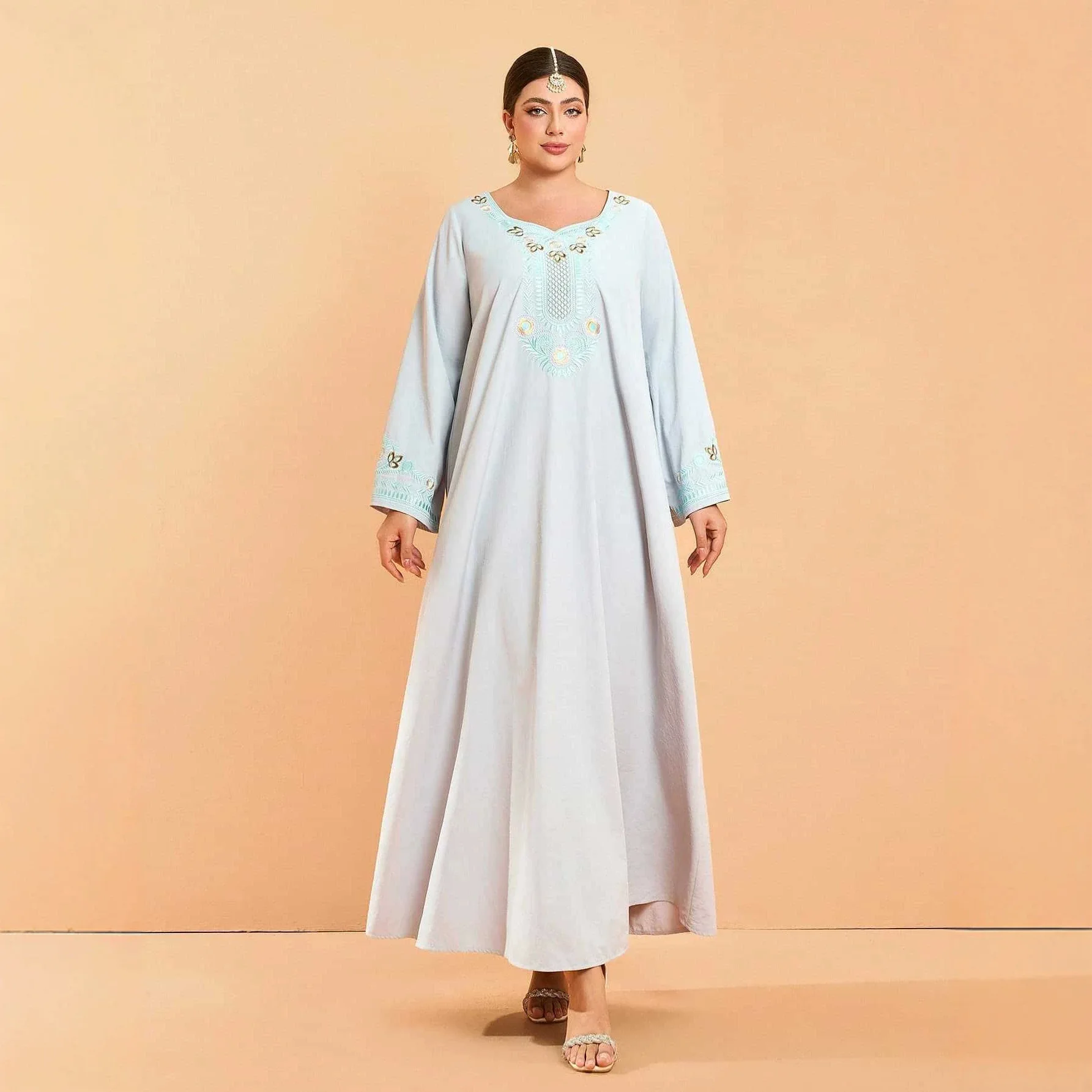2026 Summer New Light Gray Women's Dress Fashionable Slimming Embroidered High-end Loose Evening Gown Dubai Luxury Islam Elegant
2026 Summer New Light Gray Women's Dress Fashionable Slimming Embroidered High-end Loose Evening Gown Dubai Luxury Islam Elegant