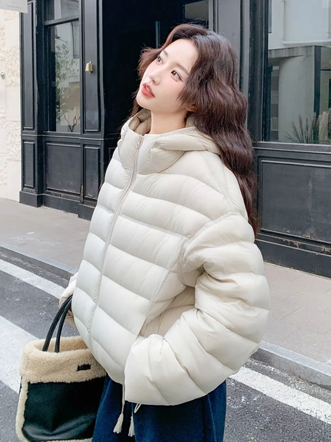 Women's Hooded Short Cotton Jacket Thick Warm Lightweight Winter Outerwear Bread Style Loose Fit Commute Korean Style
Women's Hooded Short Cotton Jacket Thick Warm Lightweight Winter Outerwear Bread Style Loose Fit Commute Korean Style