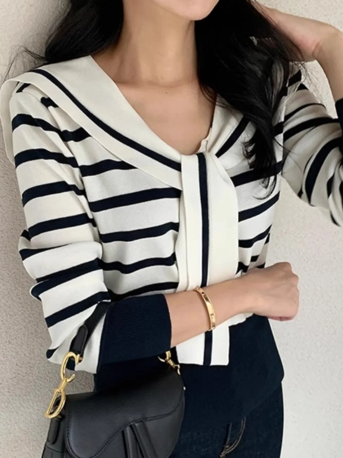 Retro Navy Collar Tied Stripe Knitted Sweater Women's Korean Style Ageless Overhead Long Sleeve Trendy Outerwear Top
Retro Navy Collar Tied Stripe Knitted Sweater Women's Korean Style Ageless Overhead Long Sleeve Trendy Outerwear Top
