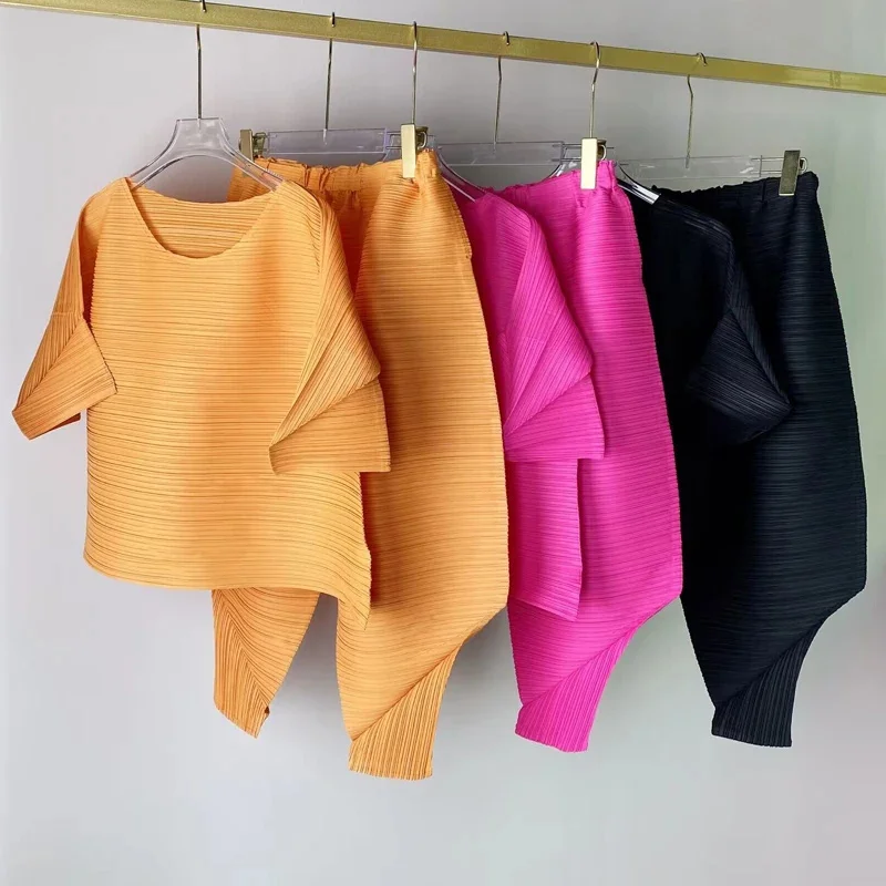 Women t-shirt Miayke Pleated Fashion Design Solid Loose Large Size High Street O-neck Short Sleeve Female T-shirts Tops Tide
Women t-shirt Miayke Pleated Fashion Design Solid Loose Large Size High Street O-neck Short Sleeve Female T-shirts Tops Tide