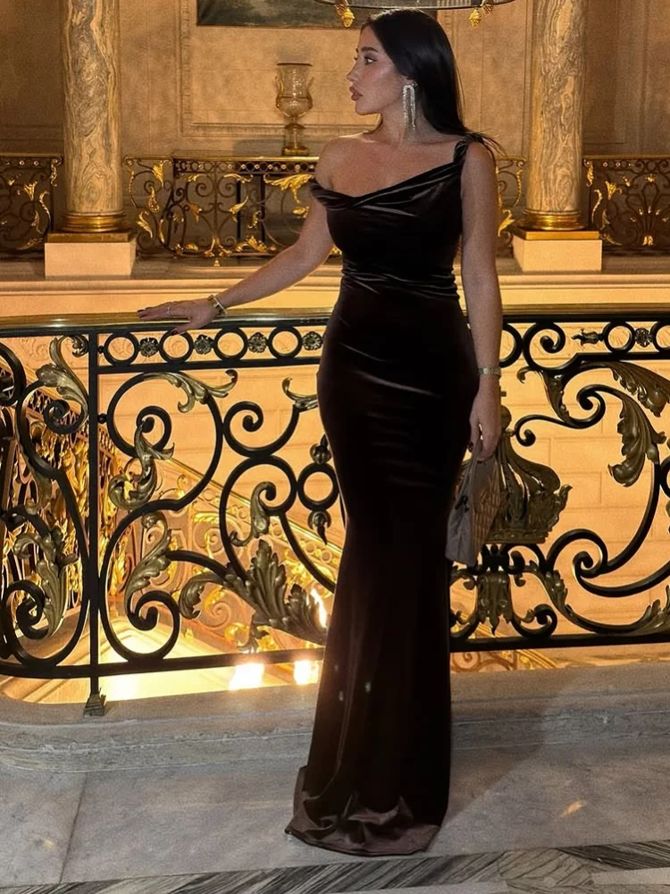 Элегантное однотонное бархатное длинное платье на одно плечо, женское платье без рукавов с завязками на талии, Vestidos, женское вечернее платье
Элегантное однотонное бархатное длинное платье на одно плечо, женское платье без рукавов с завязками на талии, Vestidos, женское вечернее платье