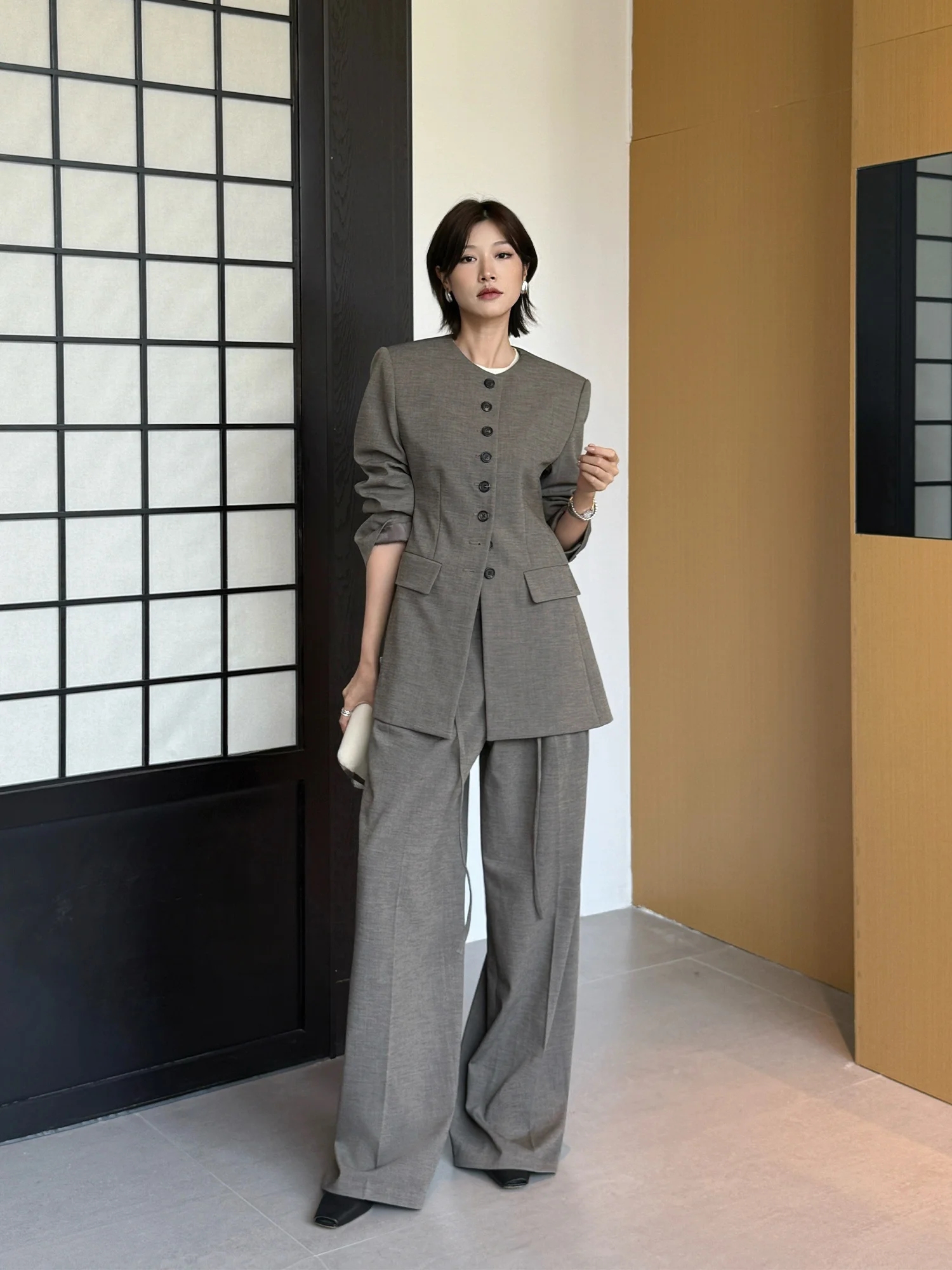 Костюм ECLANE из шерсти, приталенный, из двух предметов, с широкими брюками, круглый вырез, свободный крой, модный винтажный стиль, женская одежда
Костюм ECLANE из шерсти, приталенный, из двух предметов, с широкими брюками, круглый вырез, свободный крой, модный винтажный стиль, женская одежда