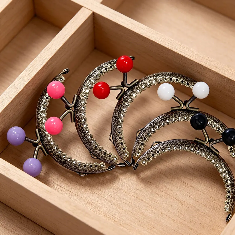 10PCS 8.5cm Antique Bronze Coin Metal Purse Frame 5 Color Candy Head Kiss Clasp Clutch DIY Bag Metal Clasp Accessories
10PCS 8.5cm Antique Bronze Coin Metal Purse Frame 5 Color Candy Head Kiss Clasp Clutch DIY Bag Metal Clasp Accessories