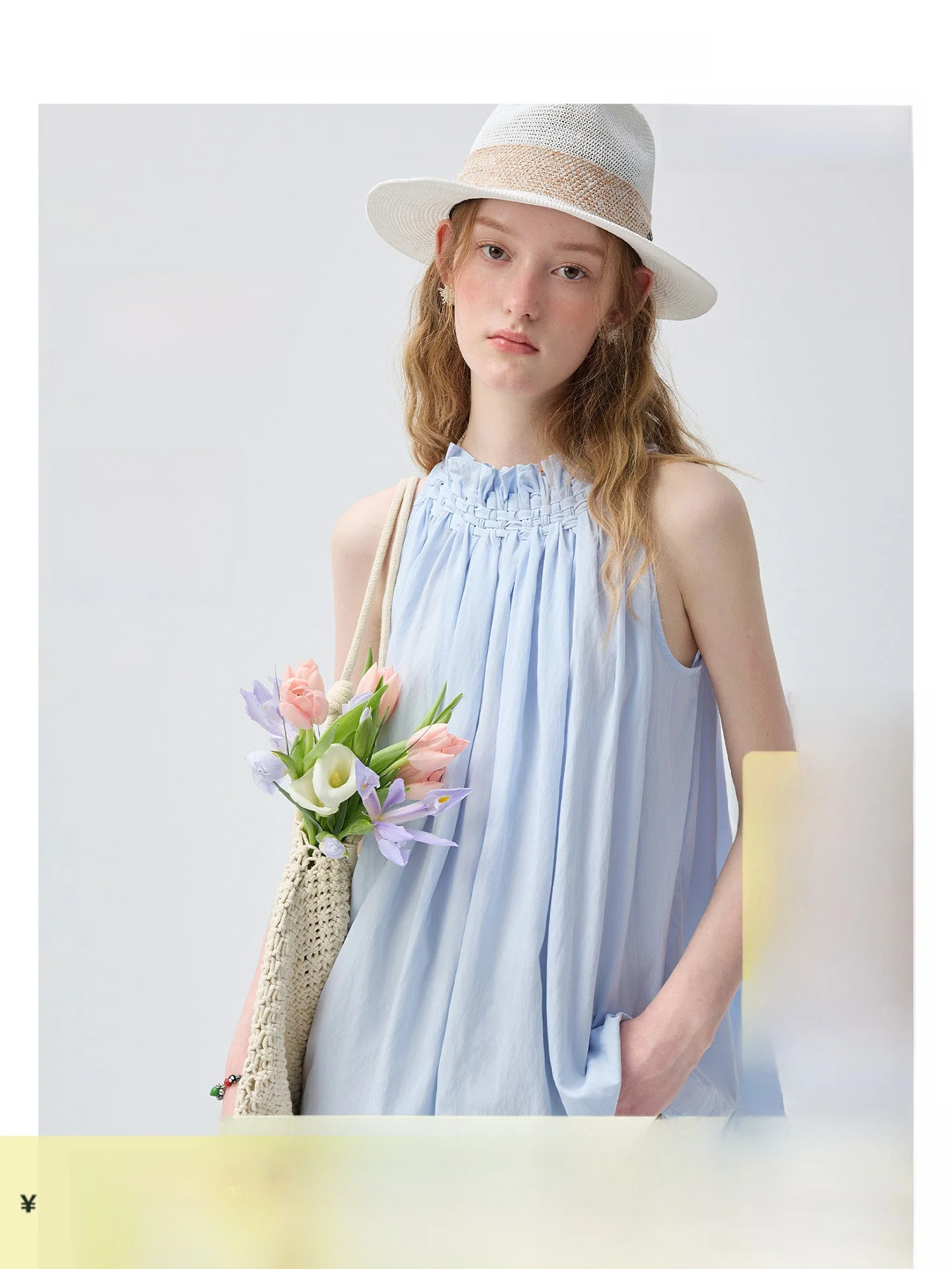 VEGA CHANG Summer 2026 Neck Hanging Sleeveless Shirt Wooden Relaxing Commute Versatile Top Korean Style Thin Non-Stretch
VEGA CHANG Summer 2026 Neck Hanging Sleeveless Shirt Wooden Relaxing Commute Versatile Top Korean Style Thin Non-Stretch