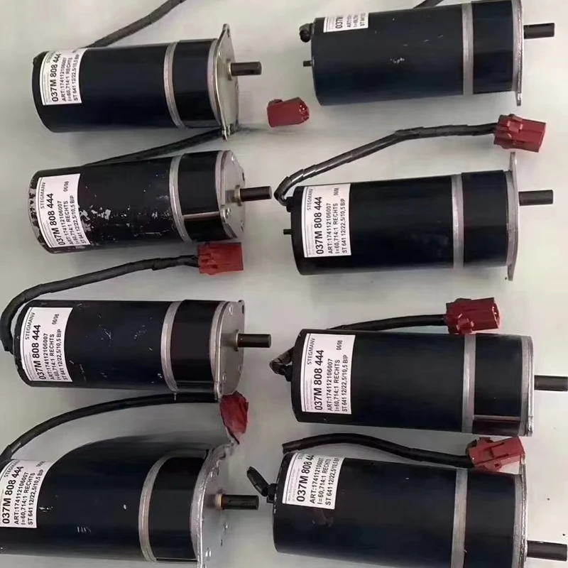 Original Used 037M80844 037M812544 037M808744 RECHTS Ink Key Crock Motor Suitable for MAN Roland 700 Part
Original Used 037M80844 037M812544 037M808744 RECHTS Ink Key Crock Motor Suitable for MAN Roland 700 Part