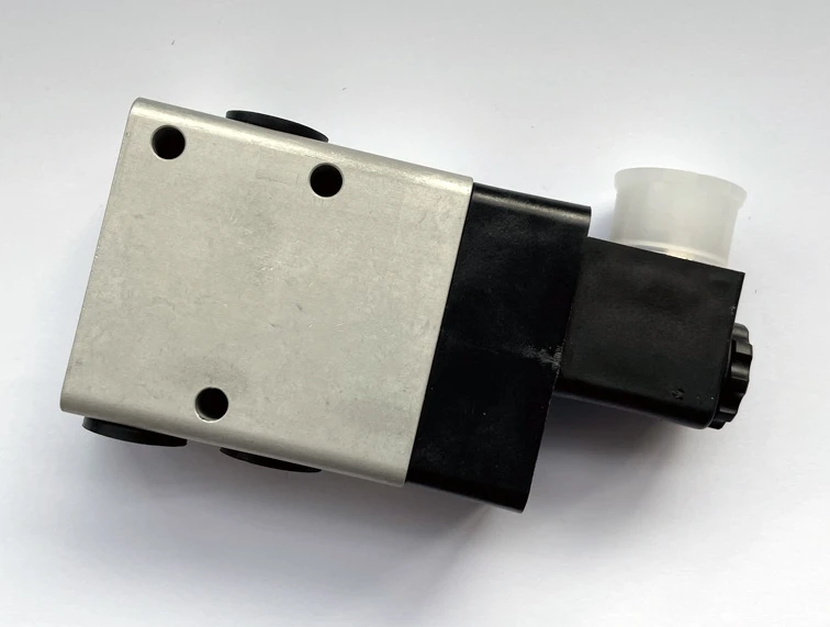 8010750 Электромагнитный клапан 8010751 / 8010777 тройник двухпозиционный 1... 10 бар
8010750 Электромагнитный клапан 8010751 / 8010777 тройник двухпозиционный 1... 10 бар