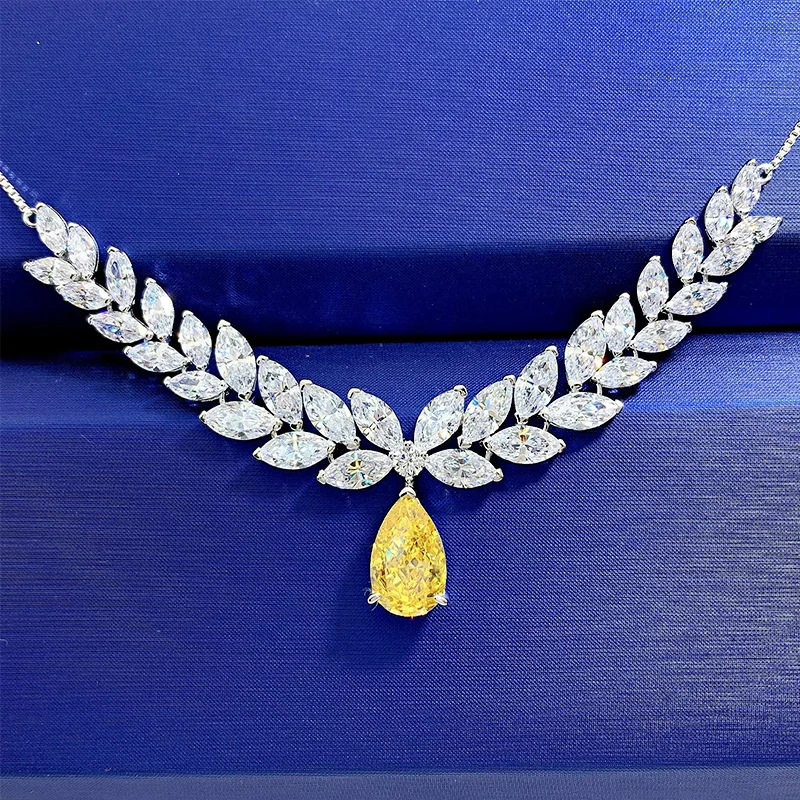2023 New Imported High Carbon Diamond 10 * 16 Goose Yellow Droplet Pendant Luxury Necklace in Europe and America 40+5
2023 New Imported High Carbon Diamond 10 * 16 Goose Yellow Droplet Pendant Luxury Necklace in Europe and America 40+5