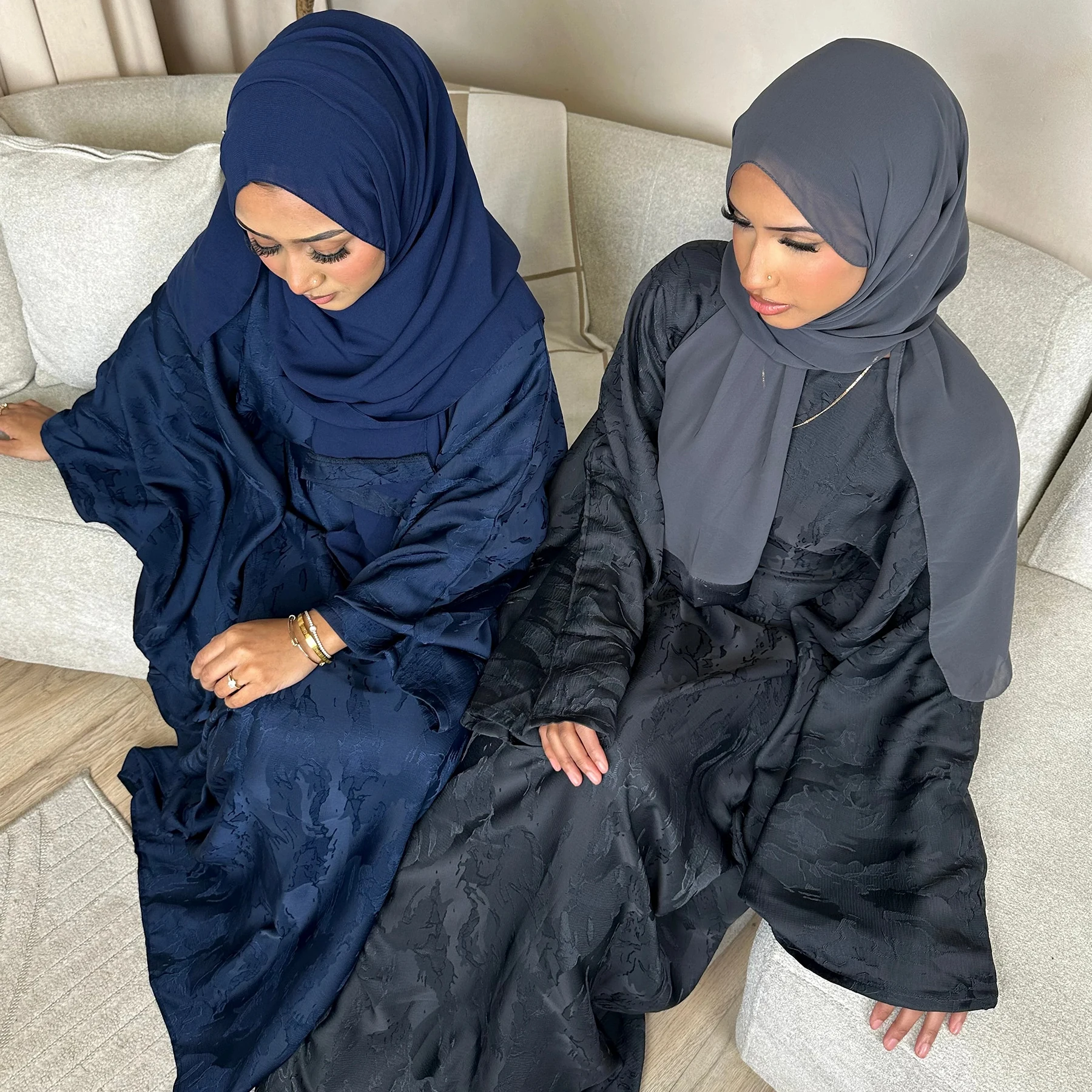 Oem Ramadan EID New Abaya Butterfly Muslim Kaftan Abaya Dress Unique Pattern Satin Plus Size Women Dresses Islamic Clothing
Oem Ramadan EID New Abaya Butterfly Muslim Kaftan Abaya Dress Unique Pattern Satin Plus Size Women Dresses Islamic Clothing
