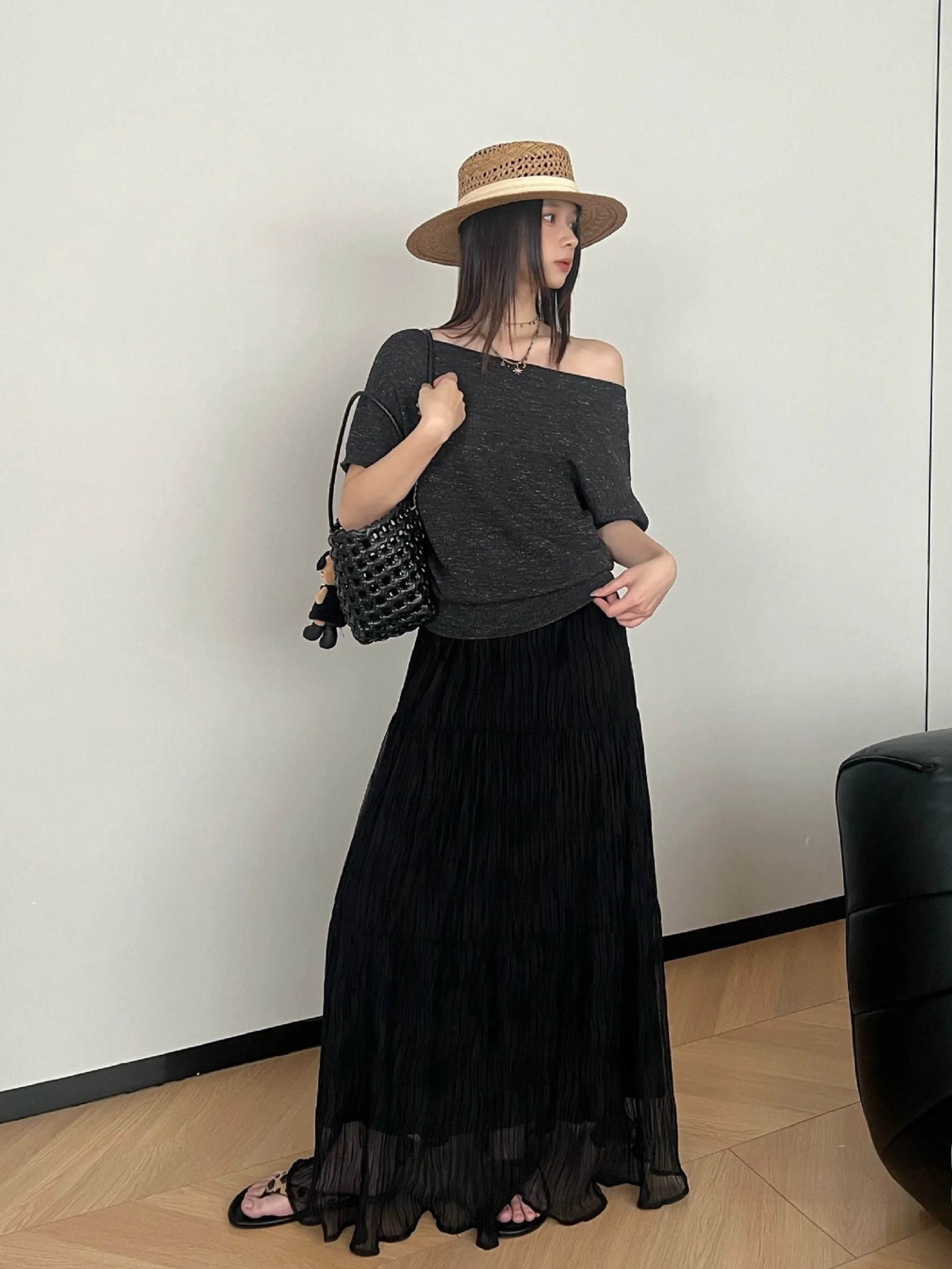 Women's Knitted One-Shoulder Top Sleeveless Loose Fit Slimming Korean Style Casual Fashion Spring Summer Breathable Comfortable
Women's Knitted One-Shoulder Top Sleeveless Loose Fit Slimming Korean Style Casual Fashion Spring Summer Breathable Comfortable