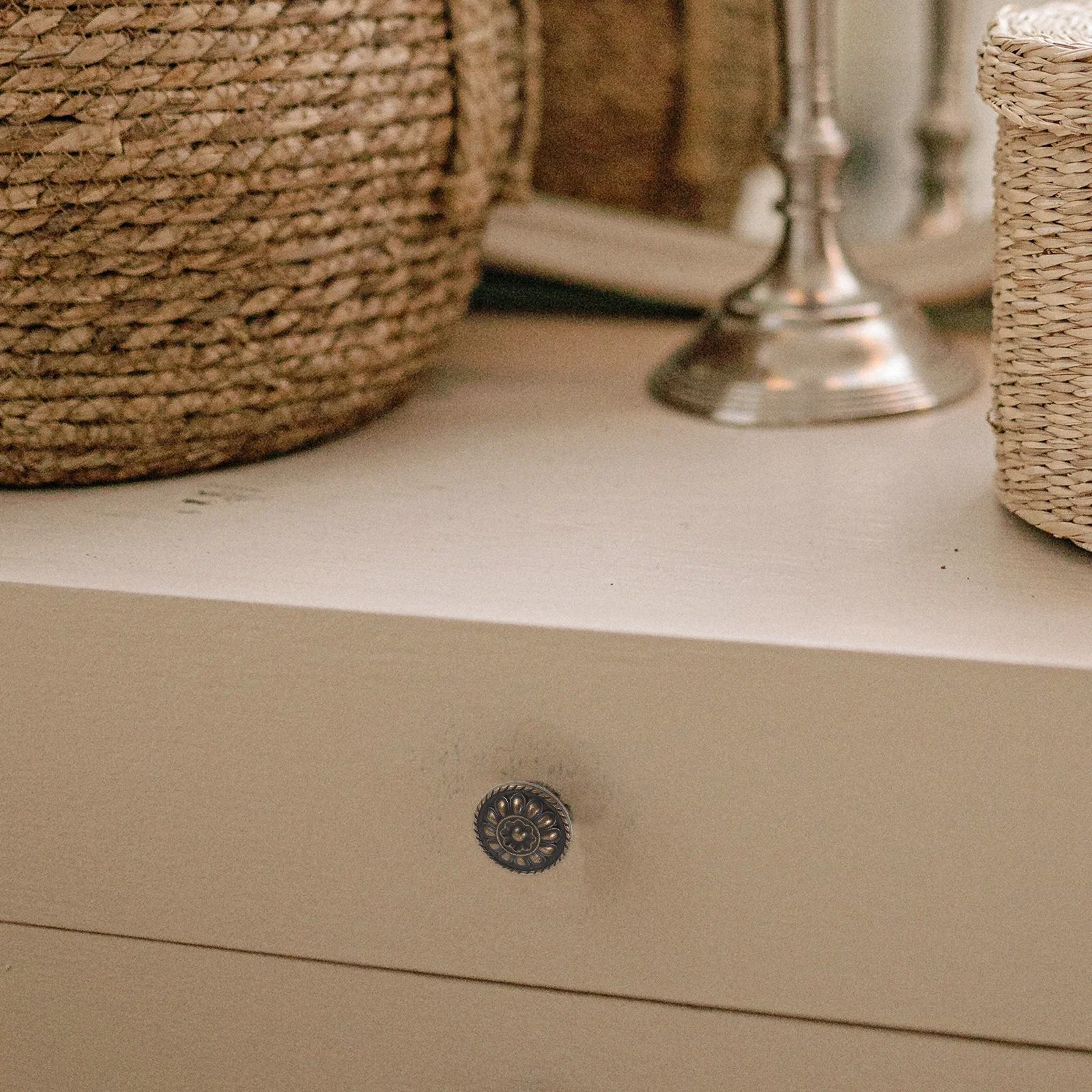 3 Pcs Retro Handle Kitchen Door Knobs Decor Dresser Handles Wardrobe for Cupboards Vintage Pull Cabinet Drawer 
3 Pcs Retro Handle Kitchen Door Knobs Decor Dresser Handles Wardrobe for Cupboards Vintage Pull Cabinet Drawer