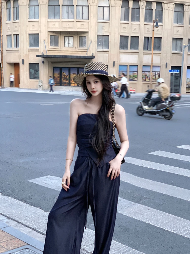 Легкий и дышащий комплект из тонкого шелкового денима: топ-бюстье и брюки с широкими штанинами для женщин, летний, из двух предметов
Легкий и дышащий комплект из тонкого шелкового денима: топ-бюстье и брюки с широкими штанинами для женщин, летний, из двух предметов