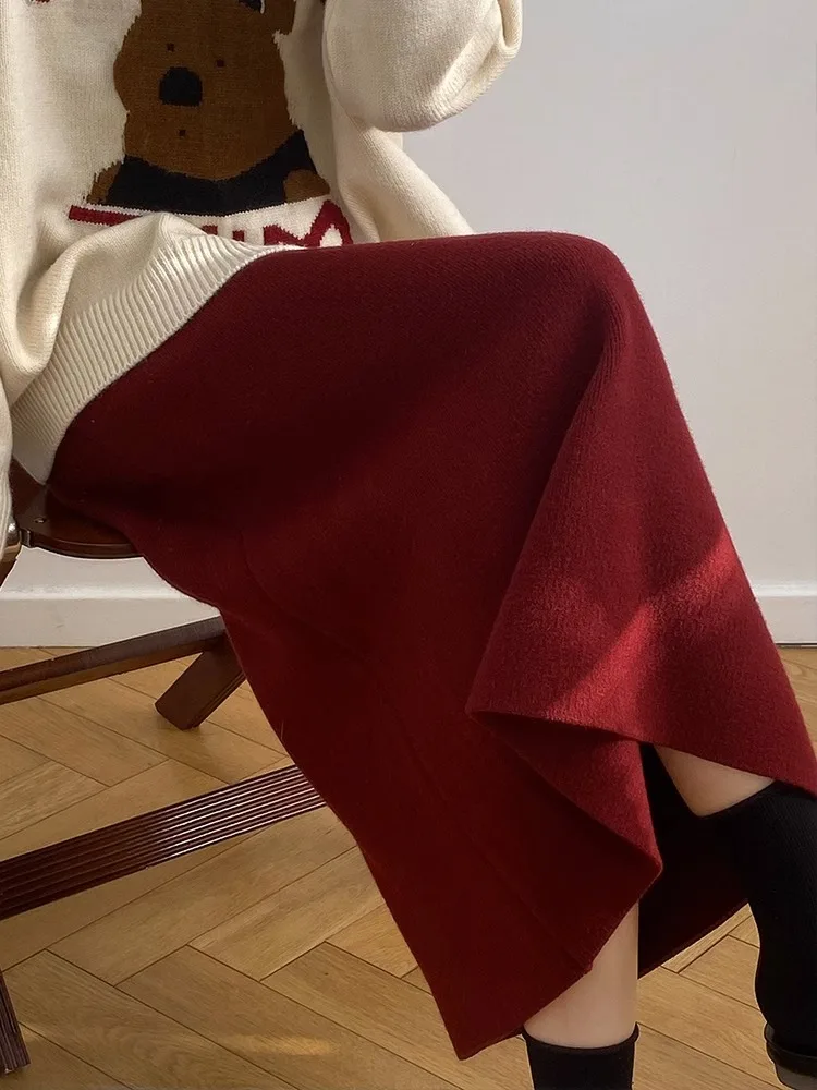 Retro Cherry Red High Waist Knitted Sweater Half Skirt Women's New Autumn Winter High End A-Line Long Skirt Commute Pure Color
Retro Cherry Red High Waist Knitted Sweater Half Skirt Women's New Autumn Winter High End A-Line Long Skirt Commute Pure Color