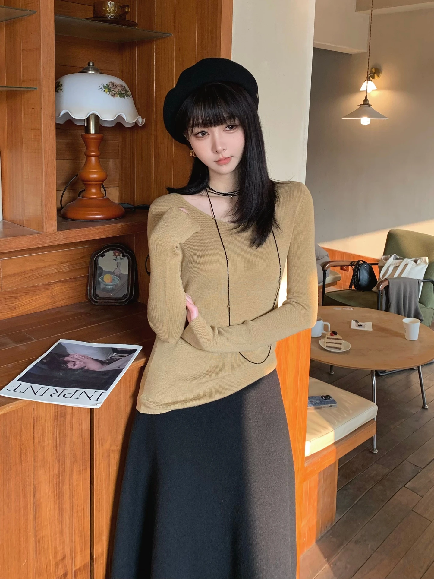 Women's V-Neck Knitted Base Shirt Thin Outerwear Spring Fashion Minimalist Style Soft Wool Blend Long Sleeve Casual Top
Women's V-Neck Knitted Base Shirt Thin Outerwear Spring Fashion Minimalist Style Soft Wool Blend Long Sleeve Casual Top