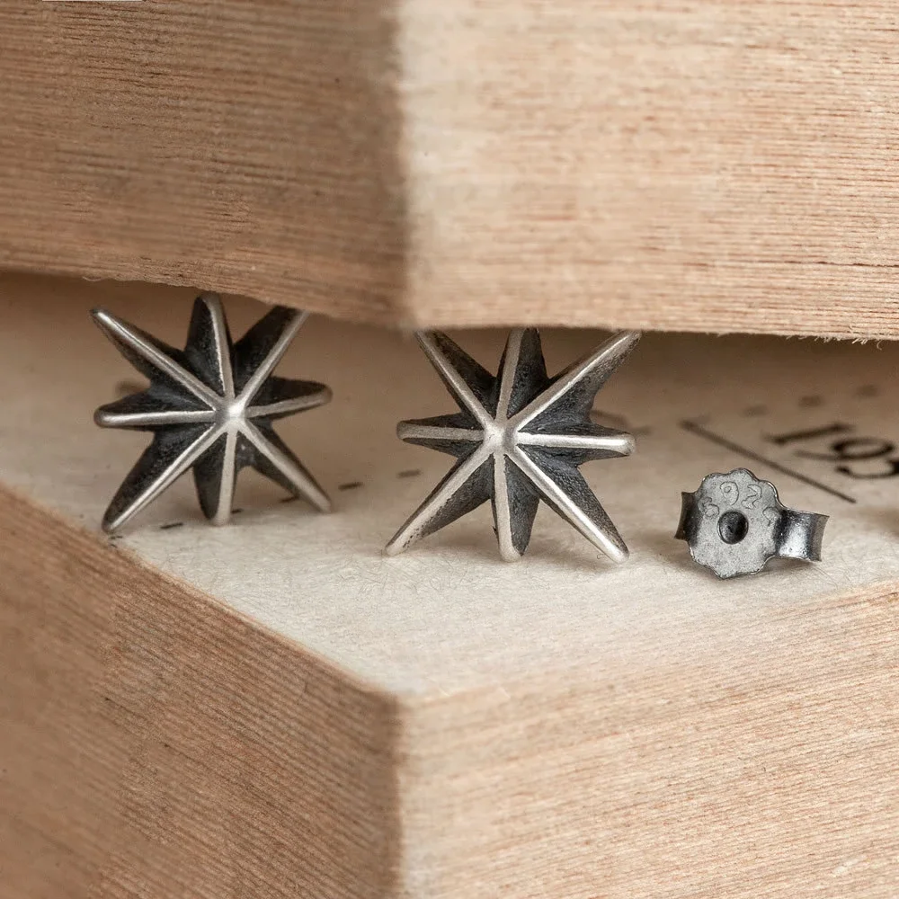 1 Pair of Dark Dream Eight Pointed North Star Vintage 3D Trendy Exquisite Starlight Ear Accessories Stud Earrings1 Dollar Items
1 Pair of Dark Dream Eight Pointed North Star Vintage 3D Trendy Exquisite Starlight Ear Accessories Stud Earrings1 Dollar Items