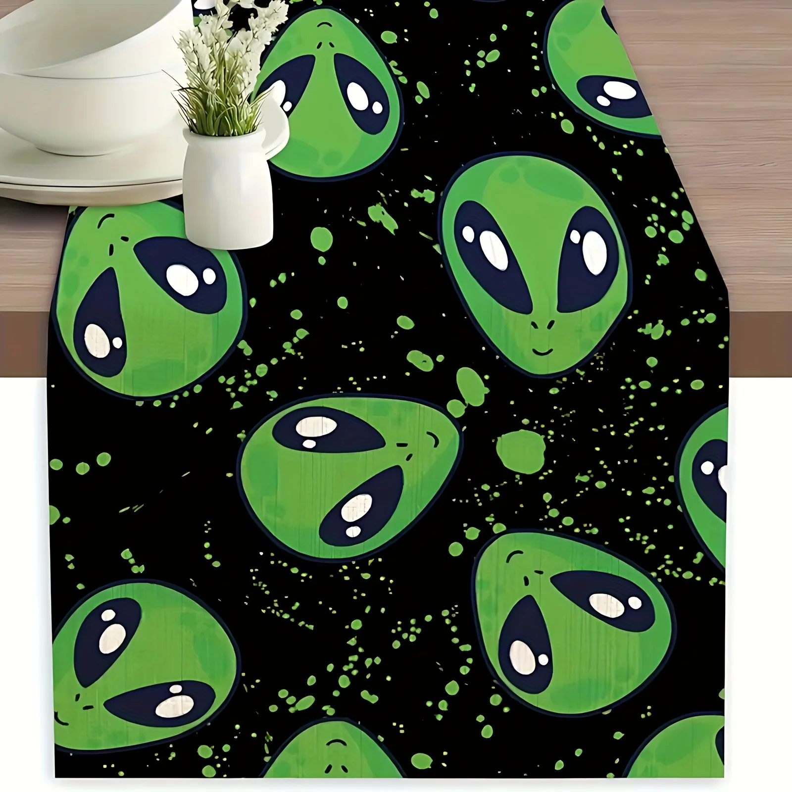 1pc Green Alien Table Runner, Linen 2D Print, Fun Space Table Decor, Perfect UFO Day Gift for Alien & Sci-Fi Lovers
1pc Green Alien Table Runner, Linen 2D Print, Fun Space Table Decor, Perfect UFO Day Gift for Alien & Sci-Fi Lovers