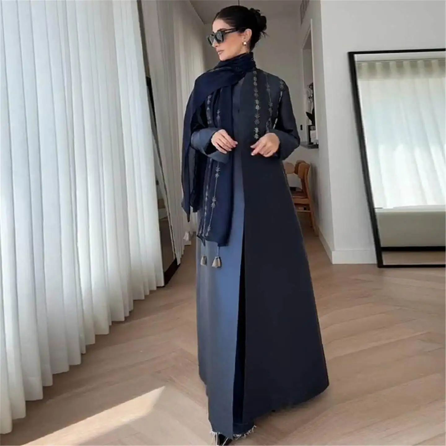 Retro British Style Motorcycle Embroidered Jacket Mid-Length Windbreaker Women's Long Sleeve Fashion Outerwear Coat
Retro British Style Motorcycle Embroidered Jacket Mid-Length Windbreaker Women's Long Sleeve Fashion Outerwear Coat