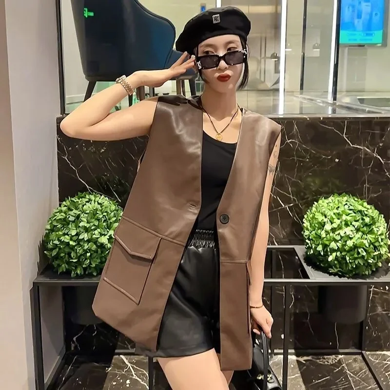 Женская мода, верхняя одежда без рукавов с v-образным вырезом, весенне-осенний женский жилет из искусственной кожи, свободная куртка, американская женская повседневная куртка-бретелька
Женская мода, верхняя одежда без рукавов с v-образным вырезом, весенне-осенний женский жилет из искусственной кожи, свободная куртка, американская женская повседневная куртка-бретелька