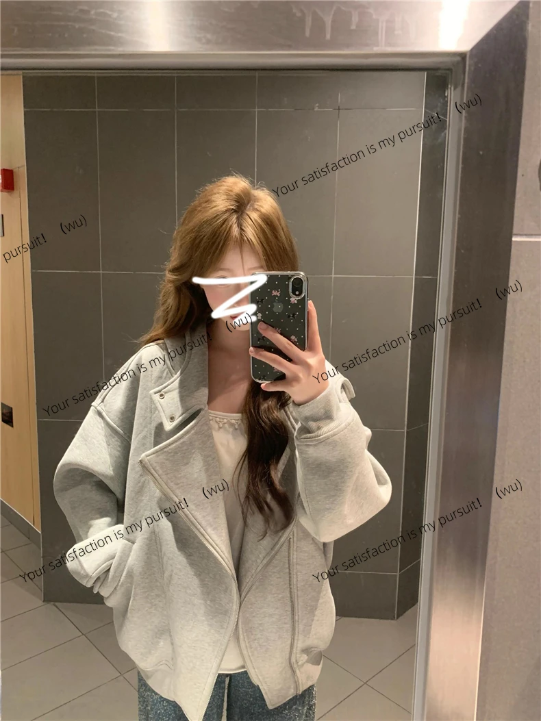 Korean design sense unique super good-looking coat women's early autumn American high-end sense gray hooded sweater
Korean design sense unique super good-looking coat women's early autumn American high-end sense gray hooded sweater