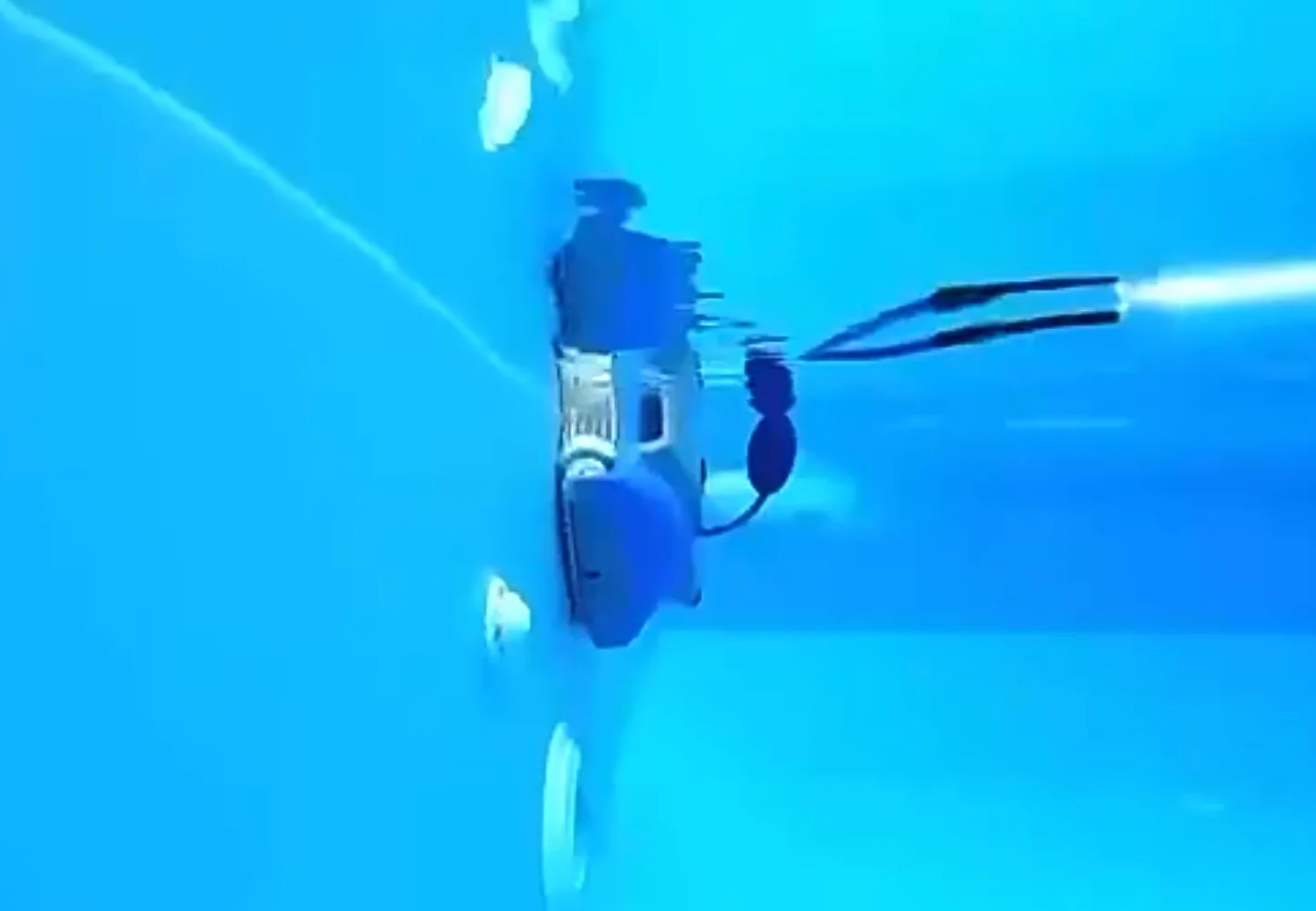 High Quality Dolphin M200 Automatic Cleaning Robot Swimming Pool Vacuum Cleaner Equipment
High Quality Dolphin M200 Automatic Cleaning Robot Swimming Pool Vacuum Cleaner Equipment
