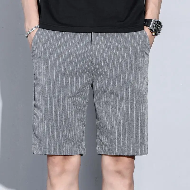 2026 Men Casual Summer Shorts Straight Leg Stripe Design Lightweight Loose Fit Plaid Mid Length British Style Comfortable Shorts
2026 Men Casual Summer Shorts Straight Leg Stripe Design Lightweight Loose Fit Plaid Mid Length British Style Comfortable Shorts