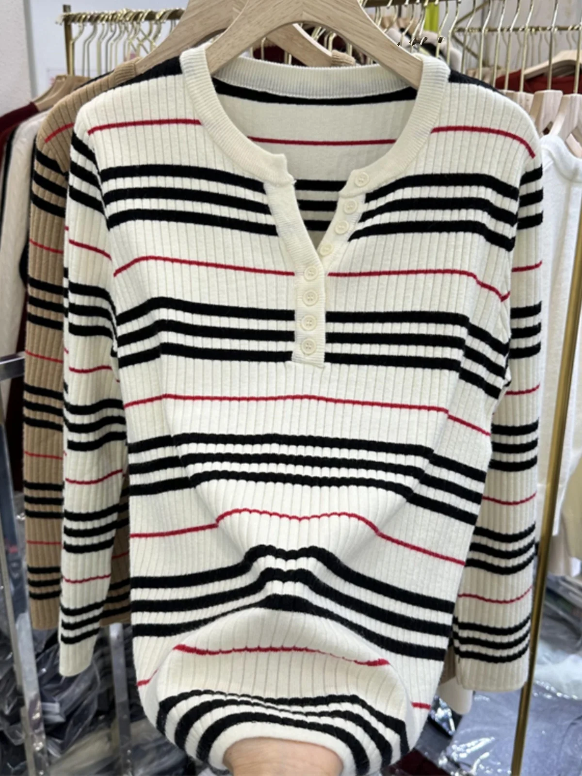 Loose Knitted Sweater Women's Autumn Winter Half Open Collar Overweight Slimming Stripe Color Block Long Sleeve Crew Neck Top
Loose Knitted Sweater Women's Autumn Winter Half Open Collar Overweight Slimming Stripe Color Block Long Sleeve Crew Neck Top