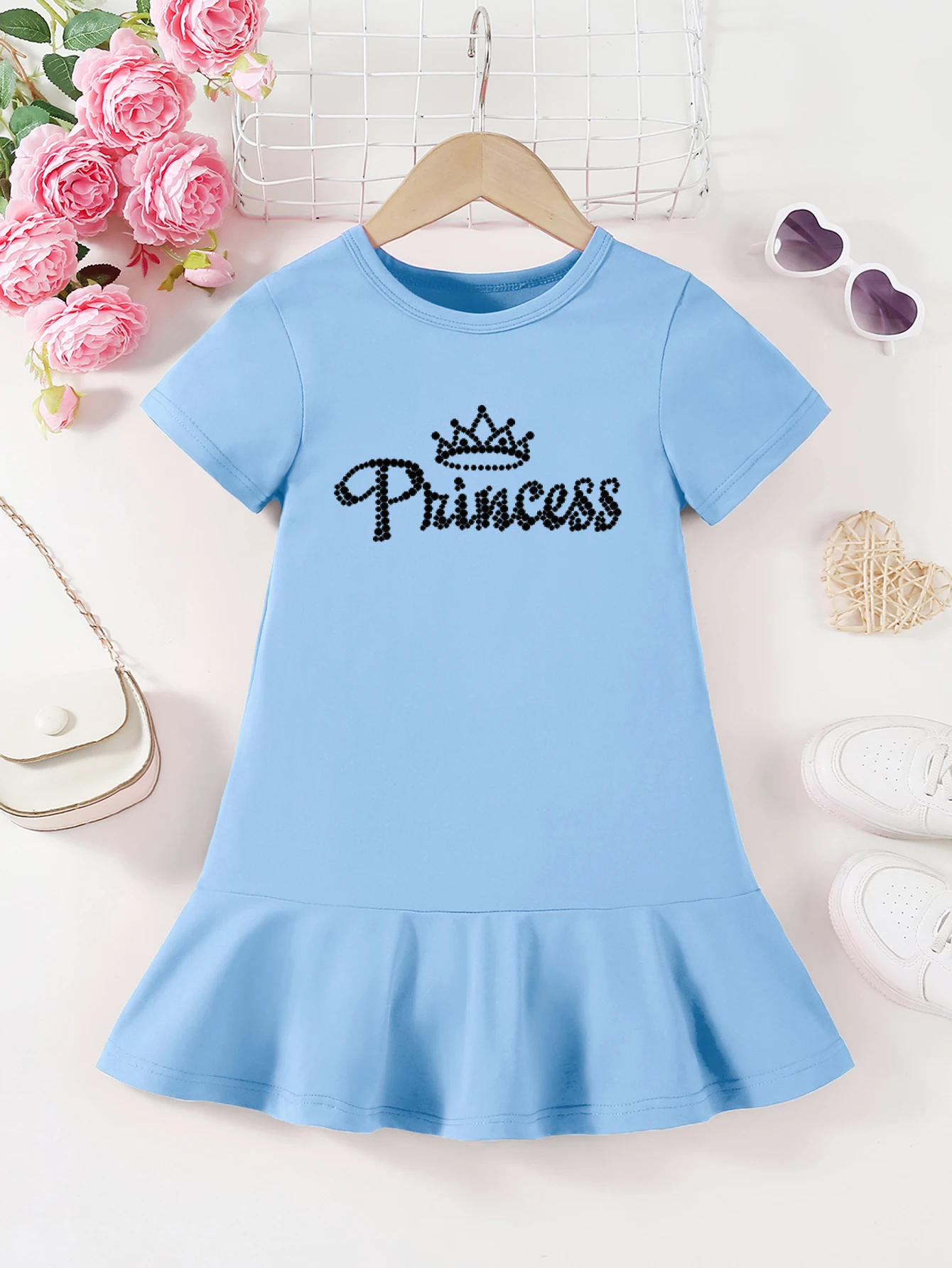 Girls' summer comfortable pattern printed ruffle edge dress, fashionable solid color versatile, suitable for outdoor leisure
Girls' summer comfortable pattern printed ruffle edge dress, fashionable solid color versatile, suitable for outdoor leisure