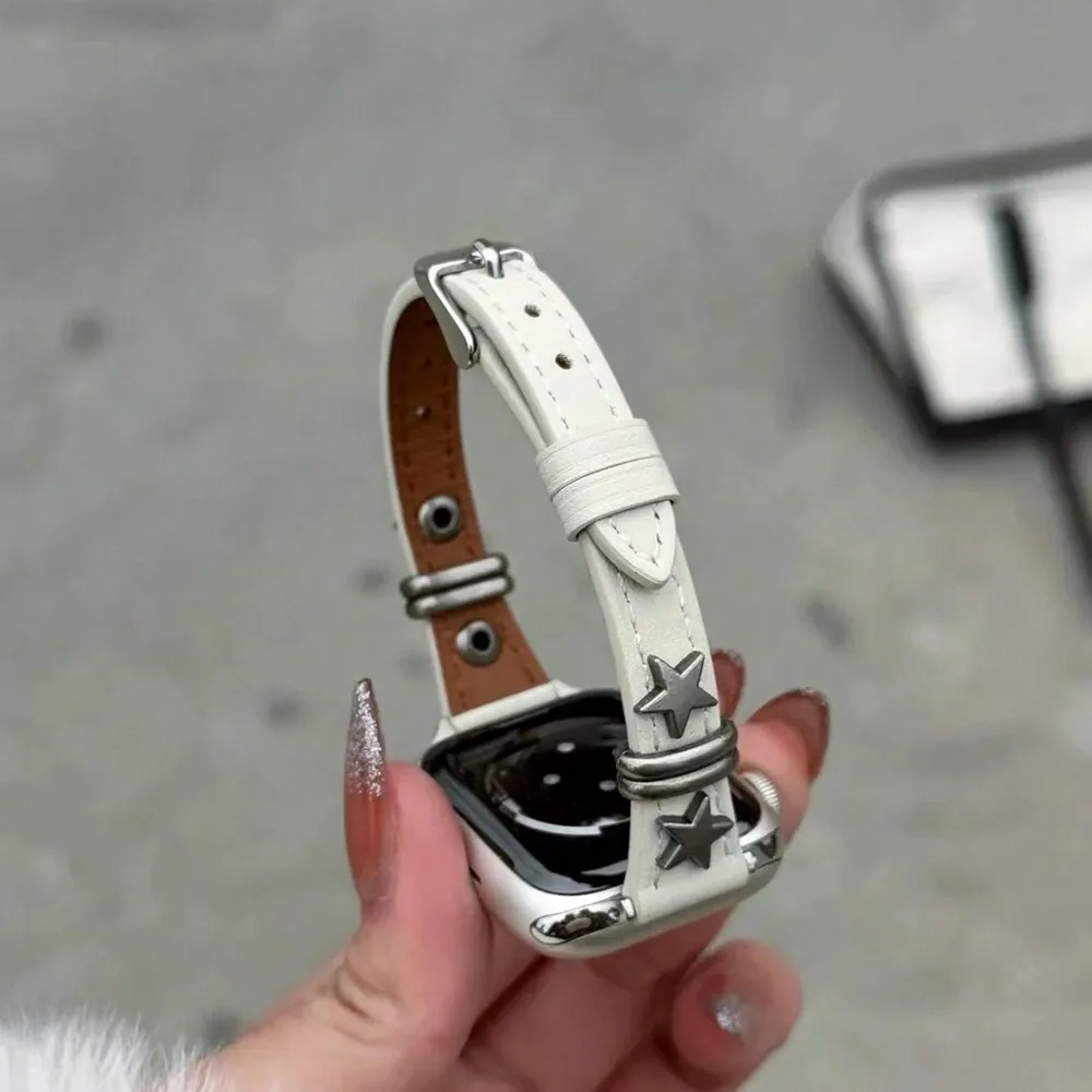 Белый кожаный ремешок для часов со звездными вставками, тонкий, подходит для смарт-часов 38-49 мм
Белый кожаный ремешок для часов со звездными вставками, тонкий, подходит для смарт-часов 38-49 мм