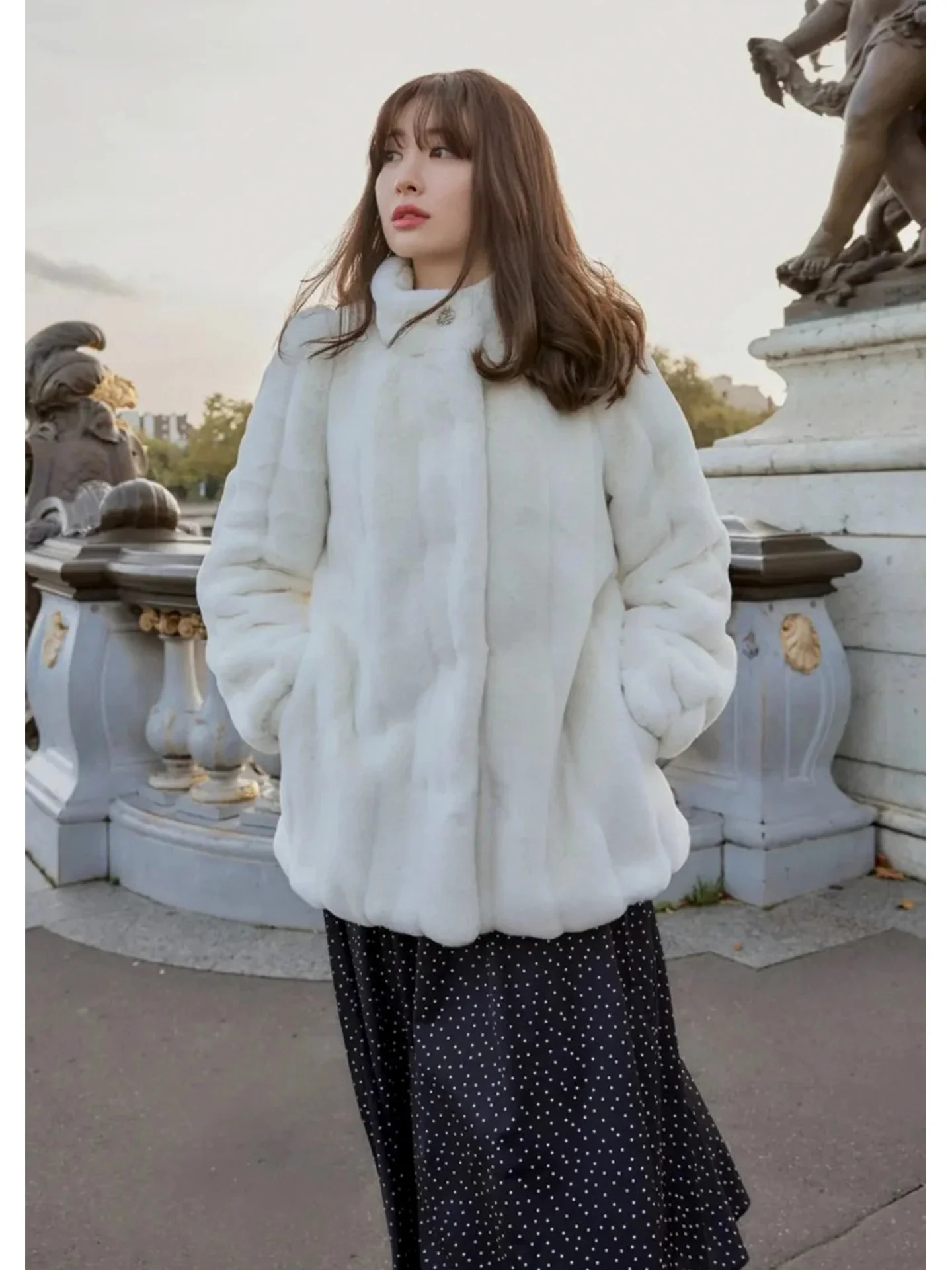 Новое поступление: Женское осенне-зимнее пальто из искусственного меха Sweet Pure Color в японском стиле, утепленное, с длинными рукавами, миди-длина
Новое поступление: Женское осенне-зимнее пальто из искусственного меха Sweet Pure Color в японском стиле, утепленное, с длинными рукавами, миди-длина