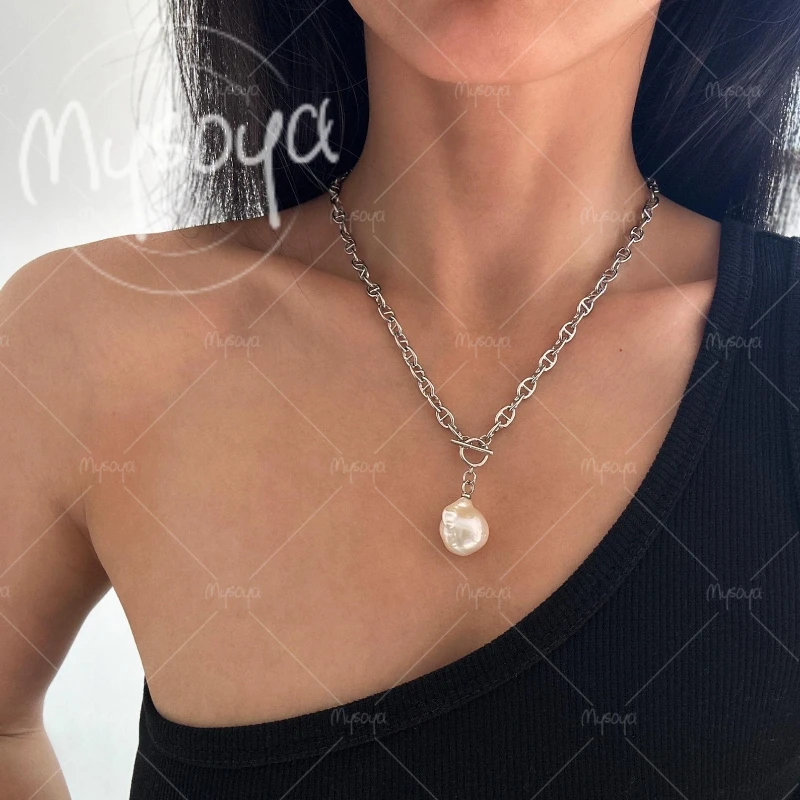 MYSOYA 13-15mm Large Baroque Pearl Pendant Chain Necklace, Suitable for Birthday/Wedding/Mother's Day/Father's Day Gift A0701
MYSOYA 13-15mm Large Baroque Pearl Pendant Chain Necklace, Suitable for Birthday/Wedding/Mother's Day/Father's Day Gift A0701