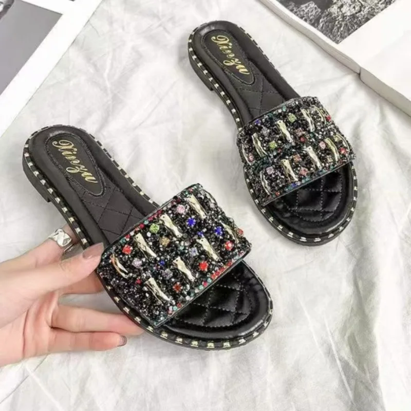 Женские сандалии на плоской подошве, лето 2023, новый стиль, пляжная обувь, женские уличные модные тапочки
Женские сандалии на плоской подошве, лето 2023, новый стиль, пляжная обувь, женские уличные модные тапочки