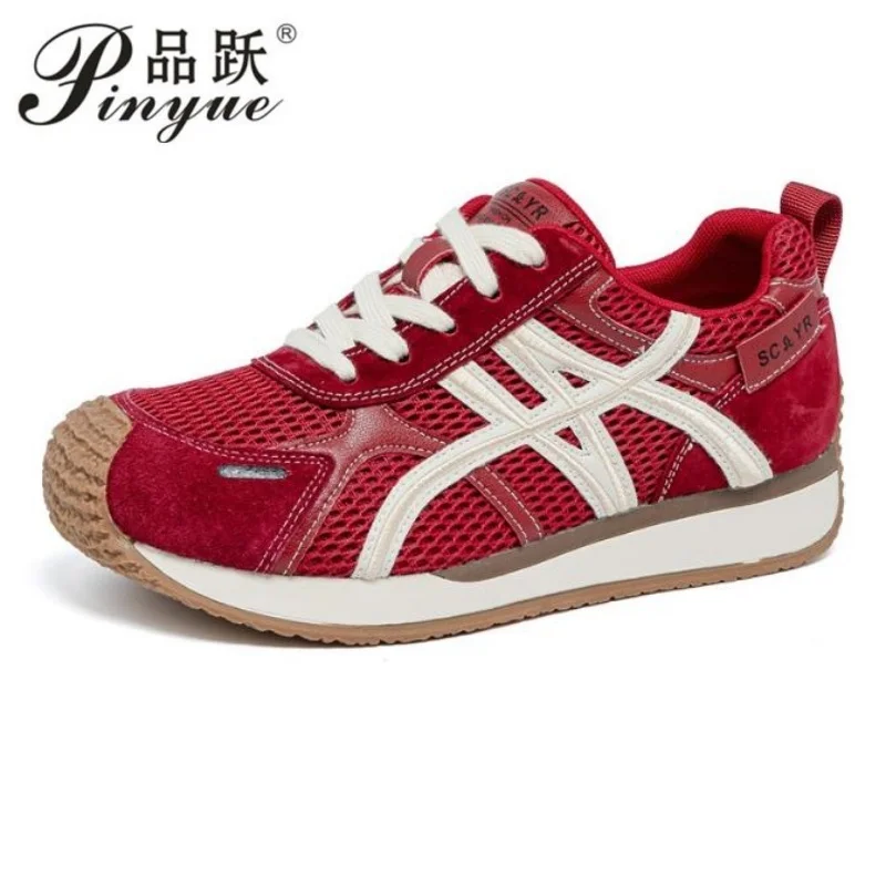 Женские дизайнерские кроссовки в стиле ретро, модные кроссовки из натуральной кожи, дышащие кроссовки на платформе с увеличенной высотой, повседневная обувь
Женские дизайнерские кроссовки в стиле ретро, модные кроссовки из натуральной кожи, дышащие кроссовки на платформе с увеличенной высотой, повседневная обувь