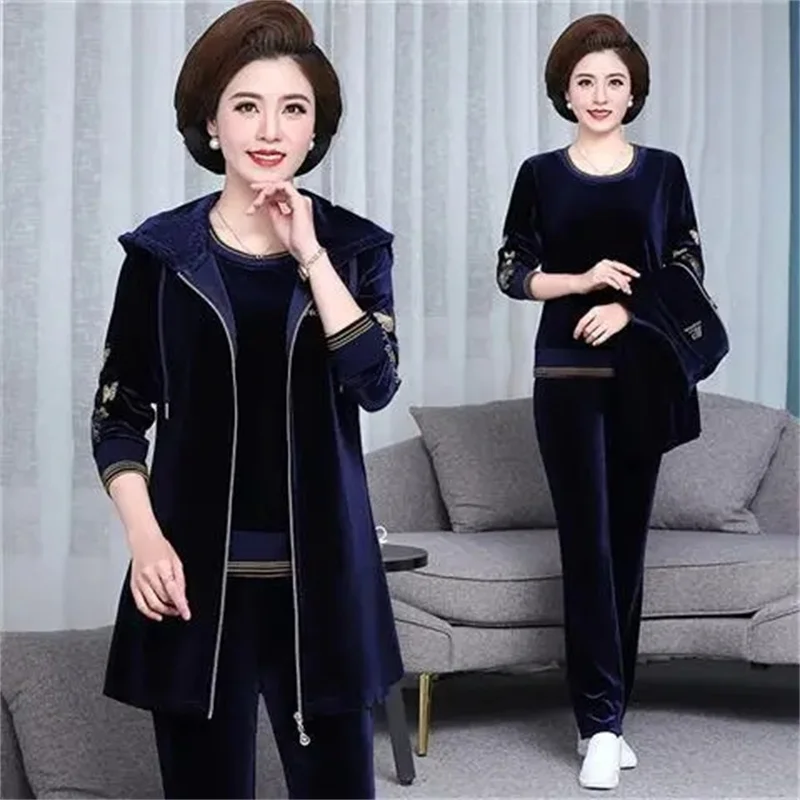 Корейский женский бархатный костюм-тройка с капюшоном, 2025 год, брюки для мам среднего возраста, большие размеры 5XL, весенние женские брюки, комплект из 3 предметов
Корейский женский бархатный костюм-тройка с капюшоном, 2025 год, брюки для мам среднего возраста, большие размеры 5XL, весенние женские брюки, комплект из 3 предметов