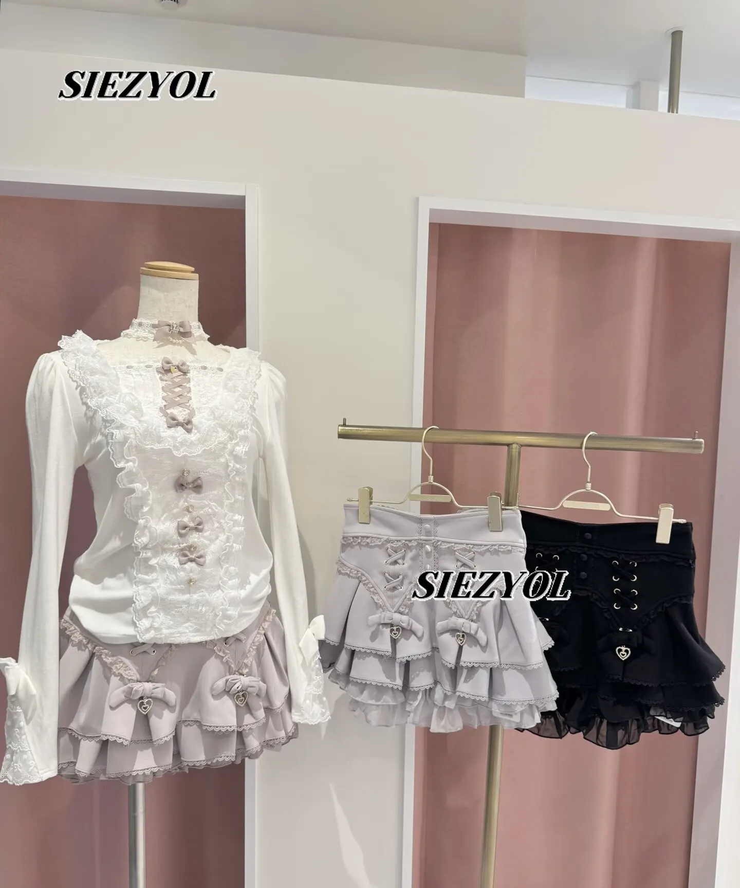2026 Summer New High-waisted Versatile Mini Skirt Sweet Japanese Style Ribbon Multi-layered Lace Back Bow Skort Skirts
2026 Summer New High-waisted Versatile Mini Skirt Sweet Japanese Style Ribbon Multi-layered Lace Back Bow Skort Skirts