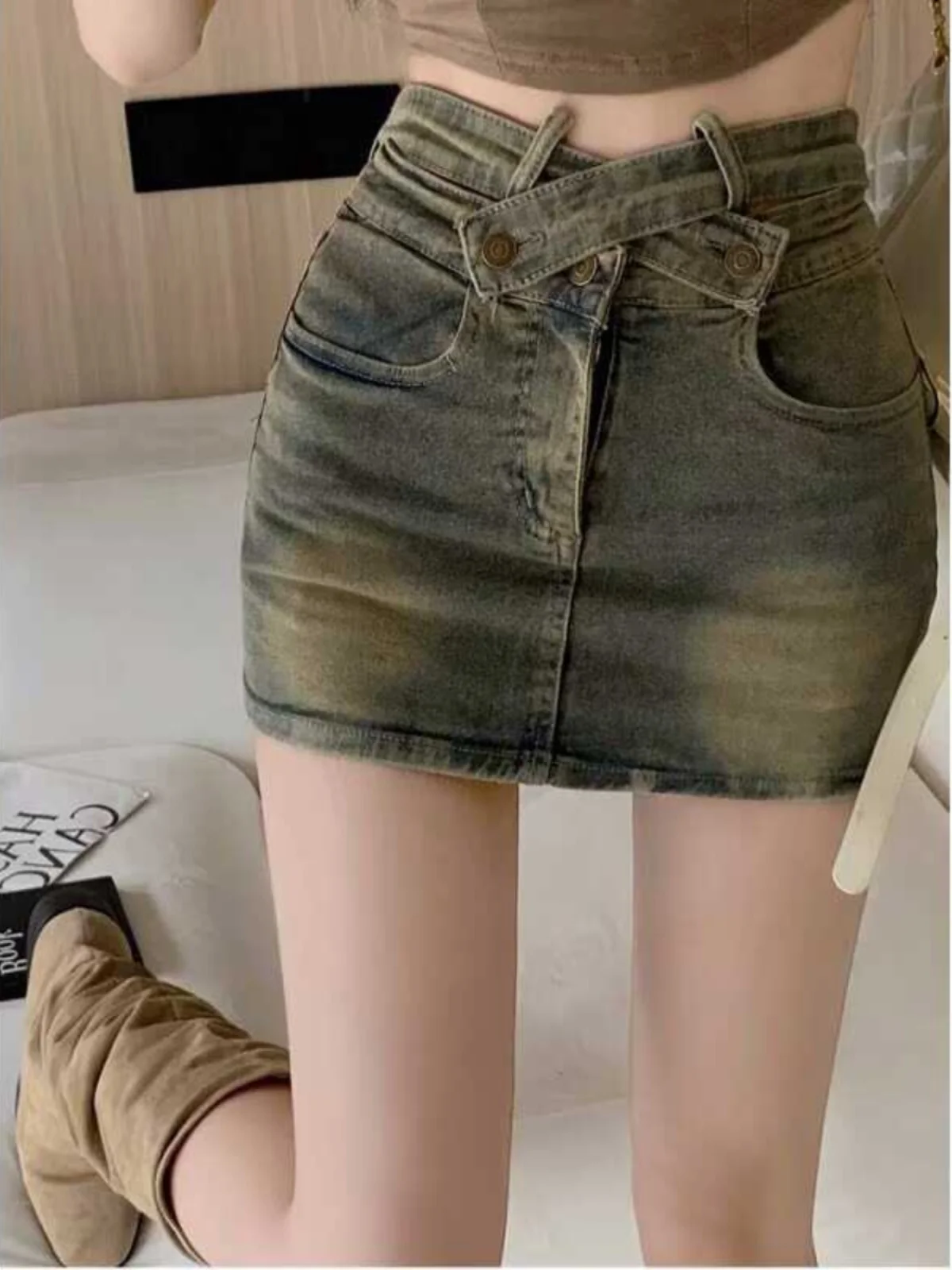 American Retro High Waist A-Line Skirt Women's Denim Elastic Waist Slimming Skirts for Summer Commute Wear Resistant
American Retro High Waist A-Line Skirt Women's Denim Elastic Waist Slimming Skirts for Summer Commute Wear Resistant
