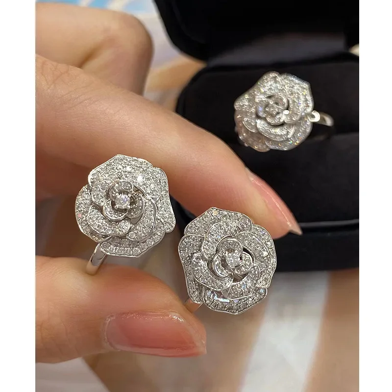 Charm Lady Flower Moissanite Diamond Ring 100% Real 925 Sterling Silver Engagement Wedding Band Rings for Women Bridal Jewelry
Charm Lady Flower Moissanite Diamond Ring 100% Real 925 Sterling Silver Engagement Wedding Band Rings for Women Bridal Jewelry