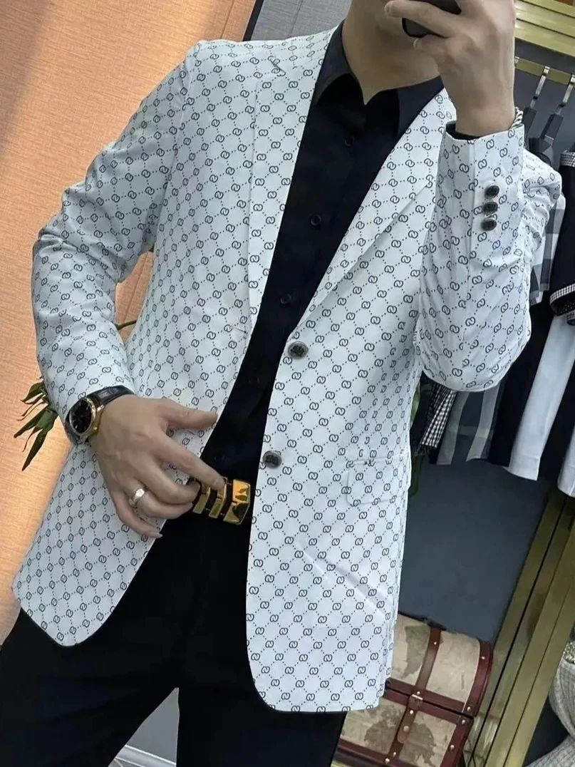 Мужской повседневный комфортный костюм-пиджак на весну-осень 929: модный городской стиль, длинный рукав, однобортный
Мужской повседневный комфортный костюм-пиджак на весну-осень 929: модный городской стиль, длинный рукав, однобортный