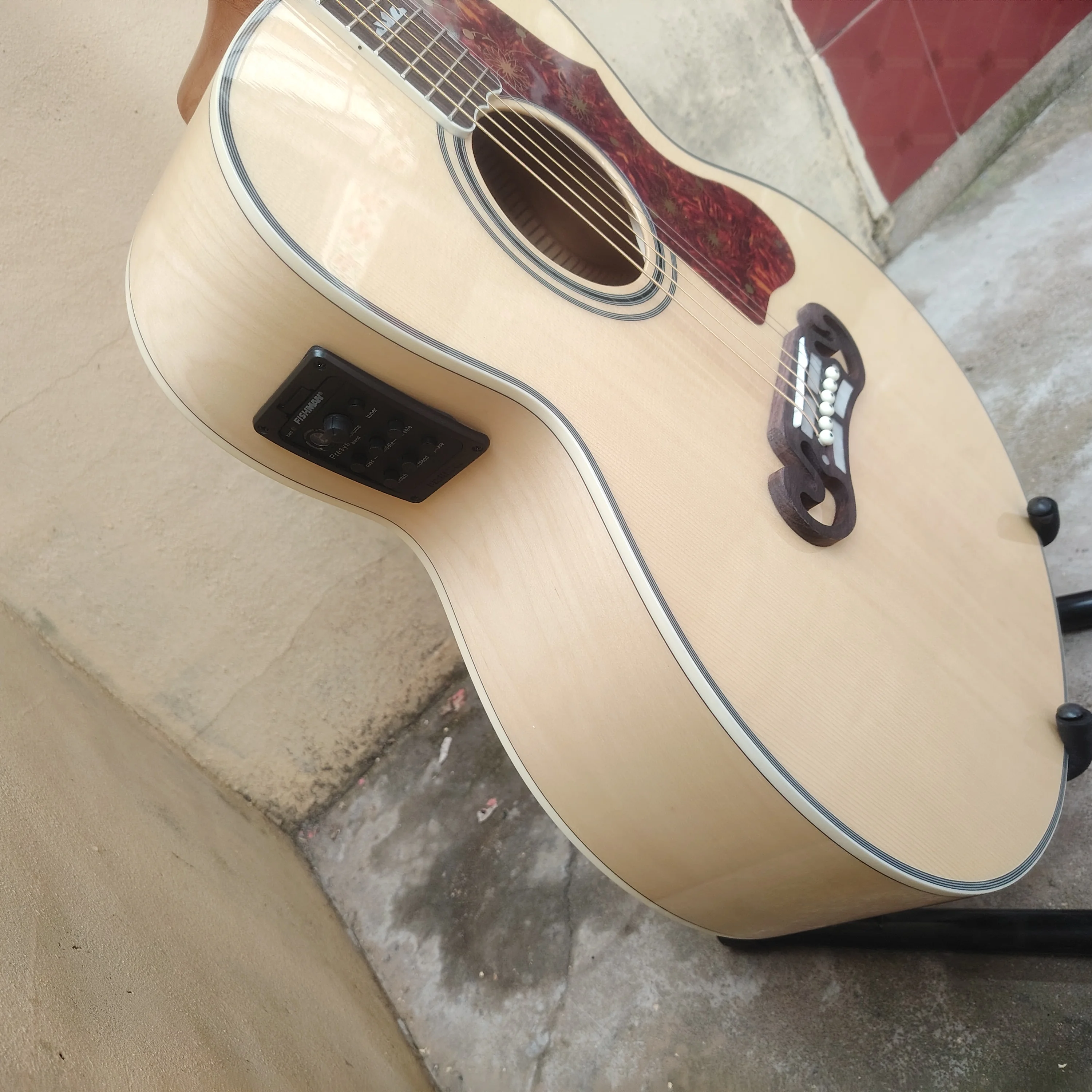 High quality 6-string J-200 natural wood transparent color acoustic guitar in stock, spruce top, rosewood fingerboard, fast shipping from local warehouse in the United States
High quality 6-string J-200 natural wood transparent color acoustic guitar in stock, spruce top, rosewood fingerboard, fast shipping from local warehouse in the United States
