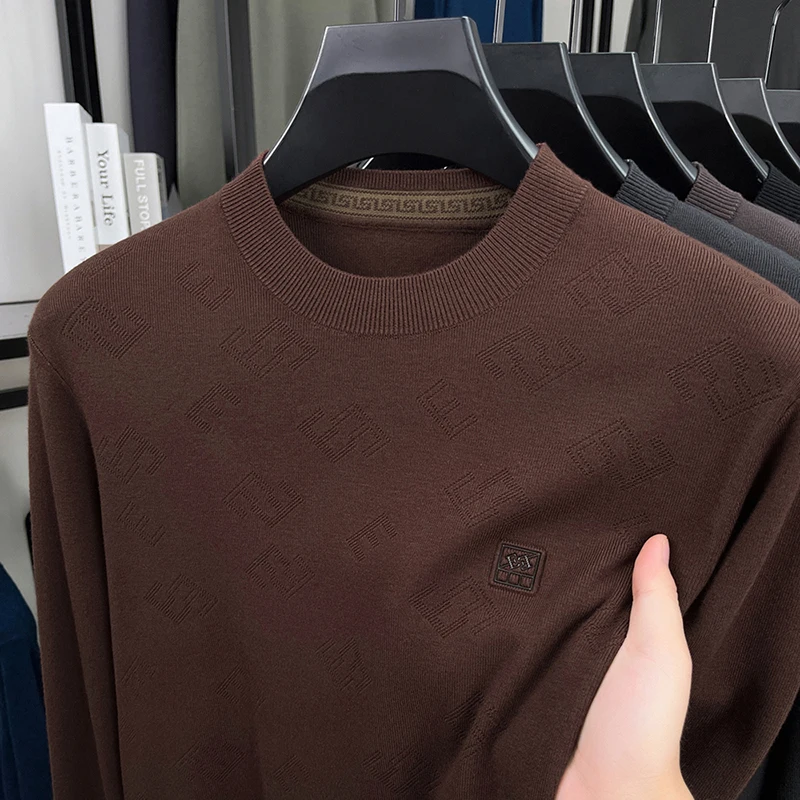 Мужской однотонный вязаный свитер с круглым вырезом осенью и зимой. Модный и повседневный теплый свитер. Модный свитер.
Мужской однотонный вязаный свитер с круглым вырезом осенью и зимой. Модный и повседневный теплый свитер. Модный свитер.