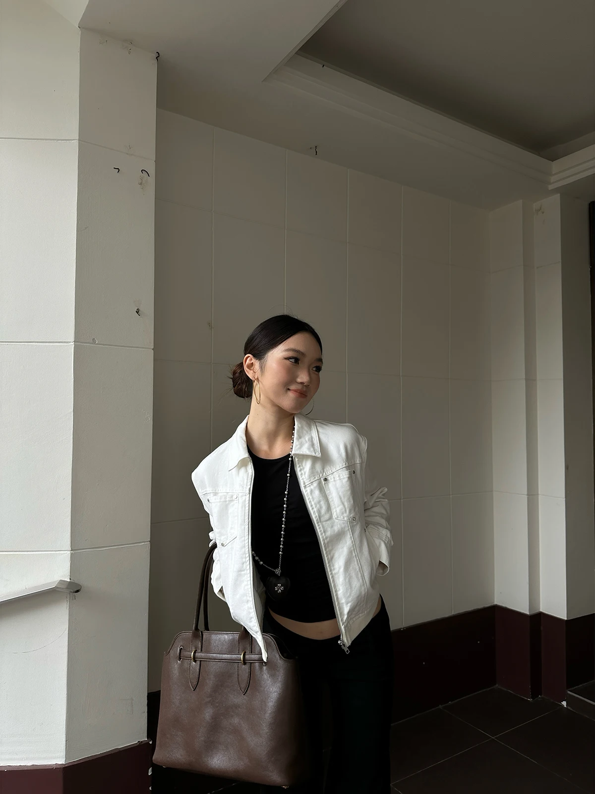 GOGOBURN American Retro Short Jacket Women's Casual White Collar Decorative Nail Autumn 2025 Versatile Top Standard Fit
GOGOBURN American Retro Short Jacket Women's Casual White Collar Decorative Nail Autumn 2025 Versatile Top Standard Fit