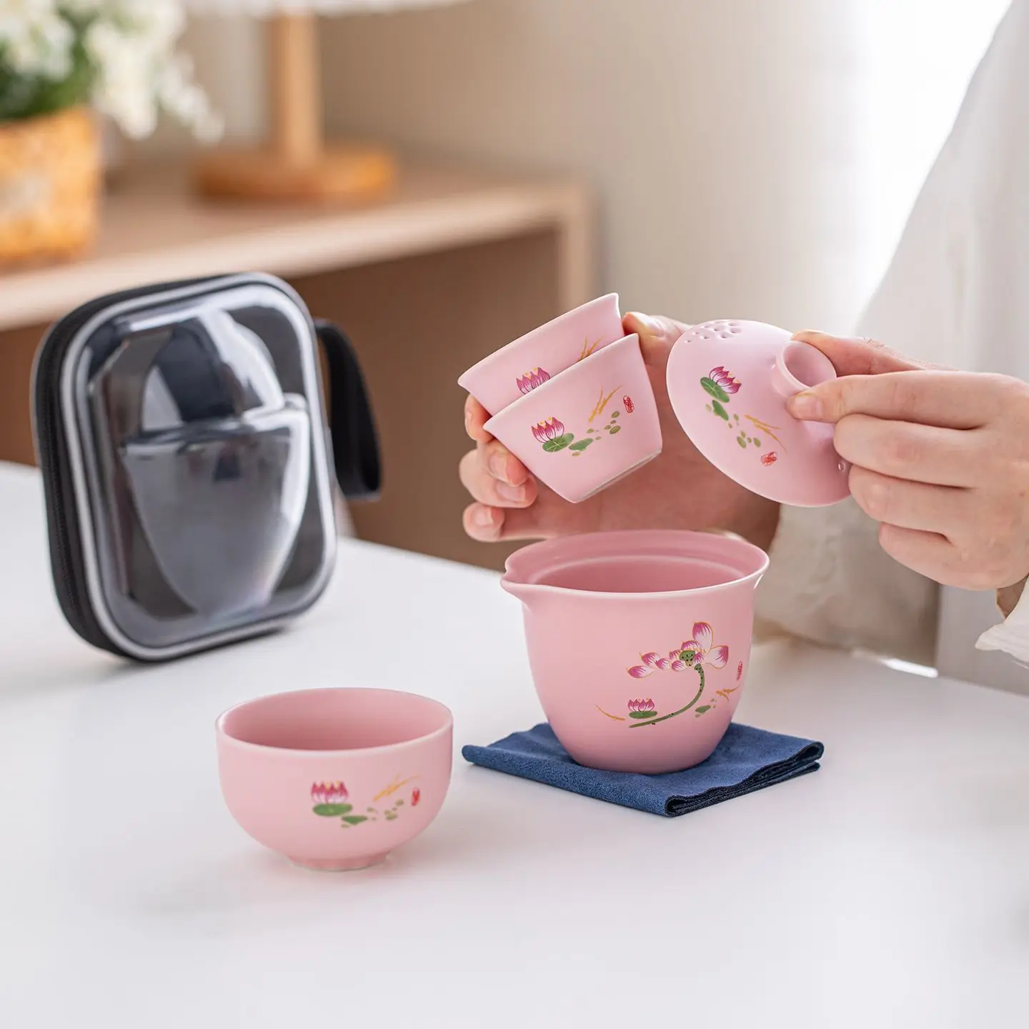 Cute Pink Travel Tea Set, Exquisite Ceramic Gaiwan, Outdoor Camping Tea Brewing Set, Teapot, Teacup, Portable Bag
Cute Pink Travel Tea Set, Exquisite Ceramic Gaiwan, Outdoor Camping Tea Brewing Set, Teapot, Teacup, Portable Bag