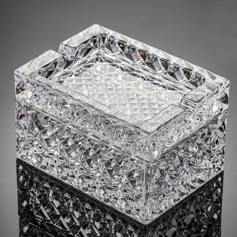 Crystal glass ashtray household living room ashtray sense personalized office cigar case 
Crystal glass ashtray household living room ashtray sense personalized office cigar case