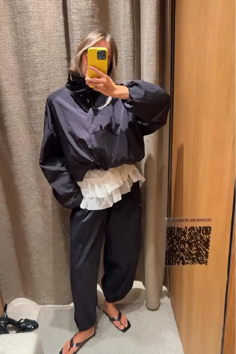 Women New In Jackets Outerwears Street Red Stand Long Sleeve Button Zipper Bomber Coats 2026 Autumn Chic Ladies Short Jackets
Women New In Jackets Outerwears Street Red Stand Long Sleeve Button Zipper Bomber Coats 2026 Autumn Chic Ladies Short Jackets
