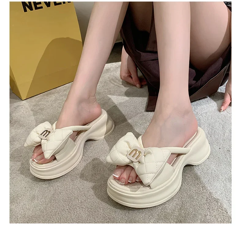 High Heels Leisure flower outdoor beach Slipper Women summer New Fashion Women Shoes Slippers Comfortable Platform Shoe
High Heels Leisure flower outdoor beach Slipper Women summer New Fashion Women Shoes Slippers Comfortable Platform Shoe