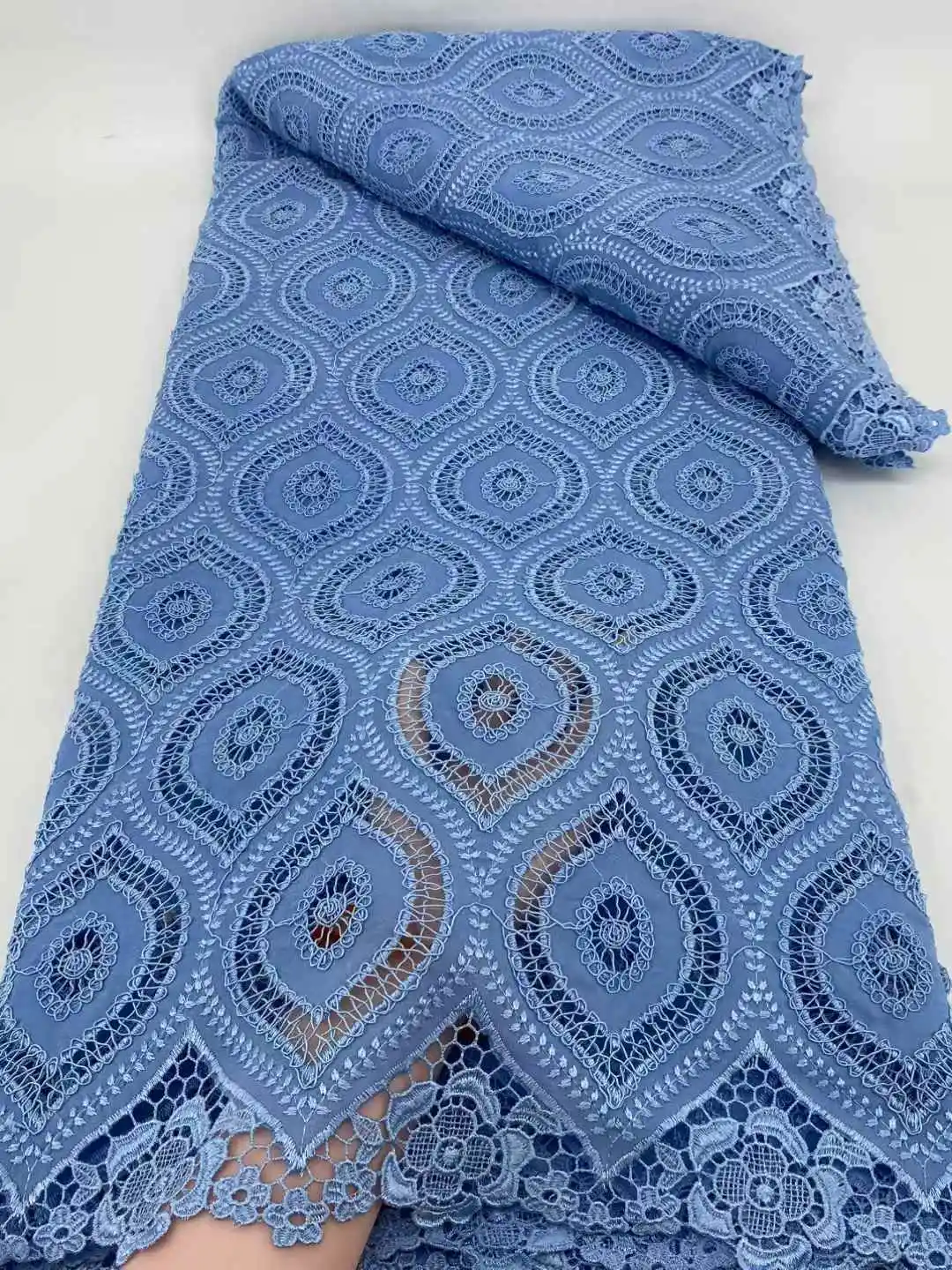 HOT2025 Latest High Quality African Nigerian Water soluble Damask Lace Fabric Embroidery Party Dress Sequins Cotton 5yards SZ777
HOT2025 Latest High Quality African Nigerian Water soluble Damask Lace Fabric Embroidery Party Dress Sequins Cotton 5yards SZ777